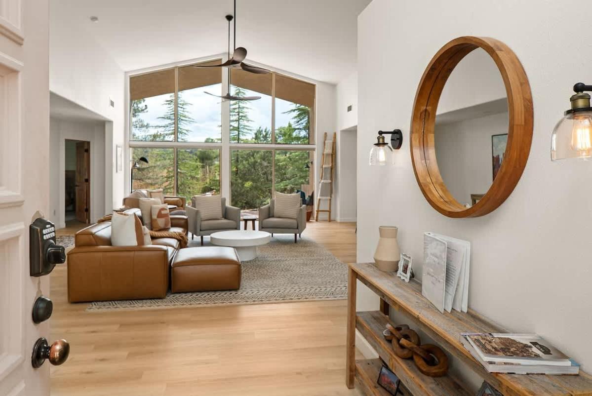 Prime Location With Hot Tub Pool And Views For Family *