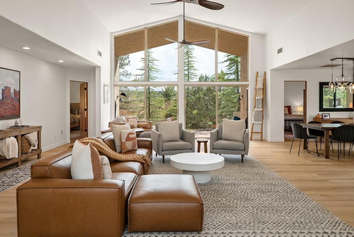 Prime Location With Hot Tub Pool And Views For Family *