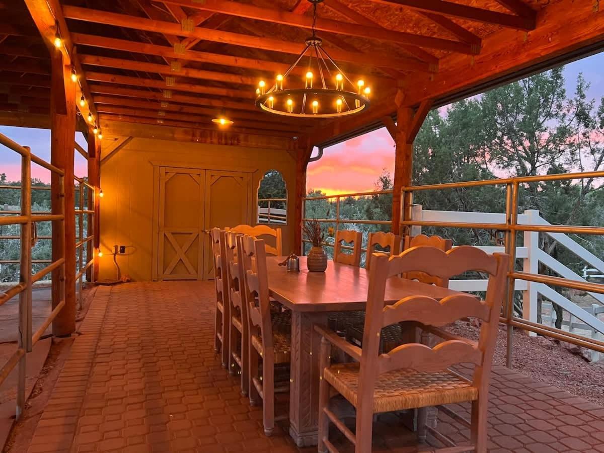 Prime Location With Hot Tub Pool And Views For Family