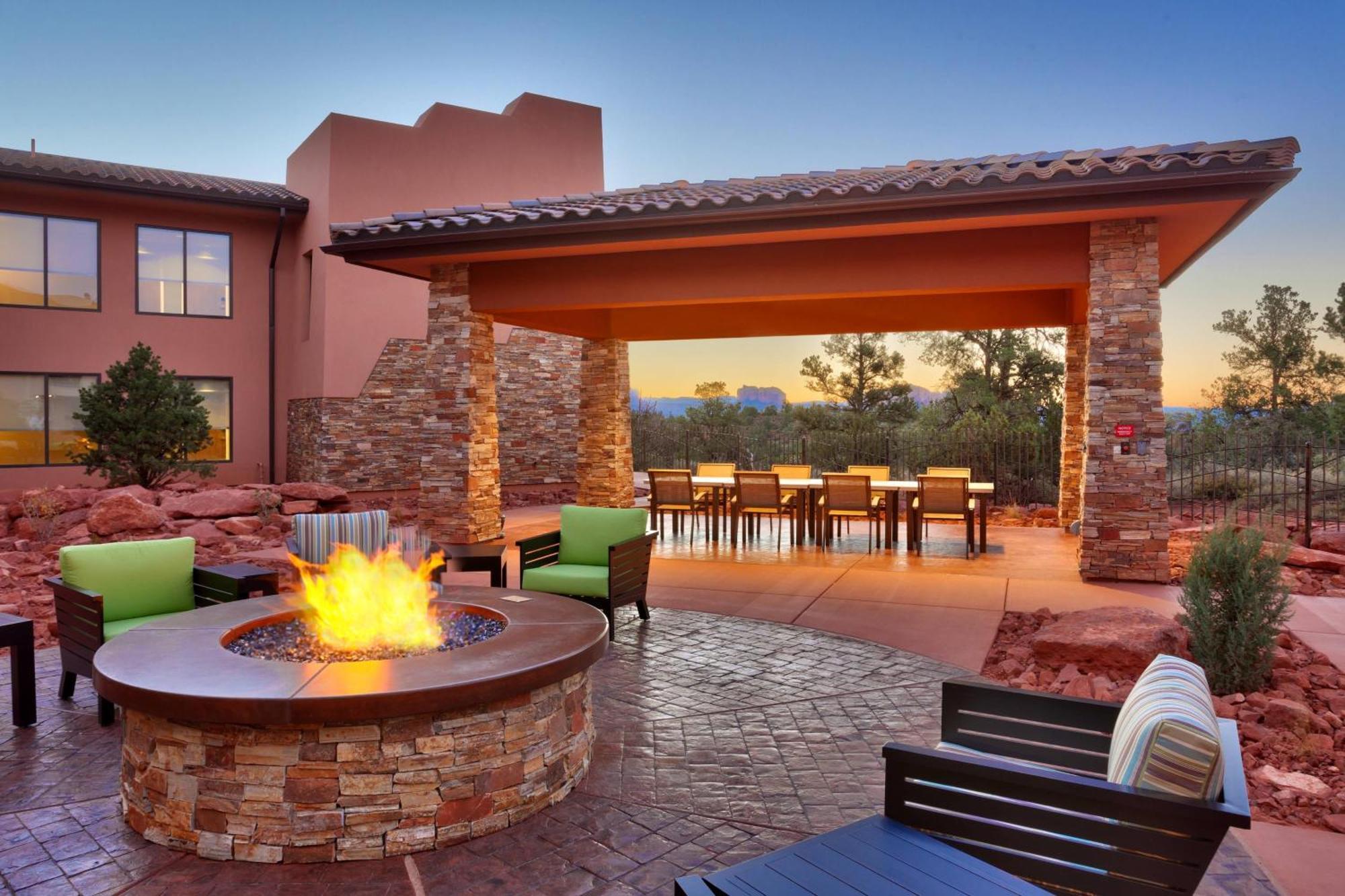 Courtyard By Marriott Hotel 3*