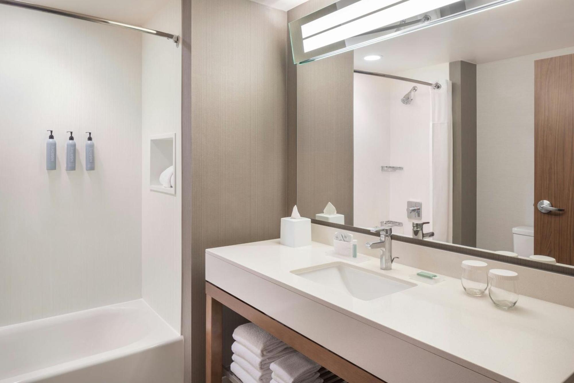 Courtyard By Marriott Hotel