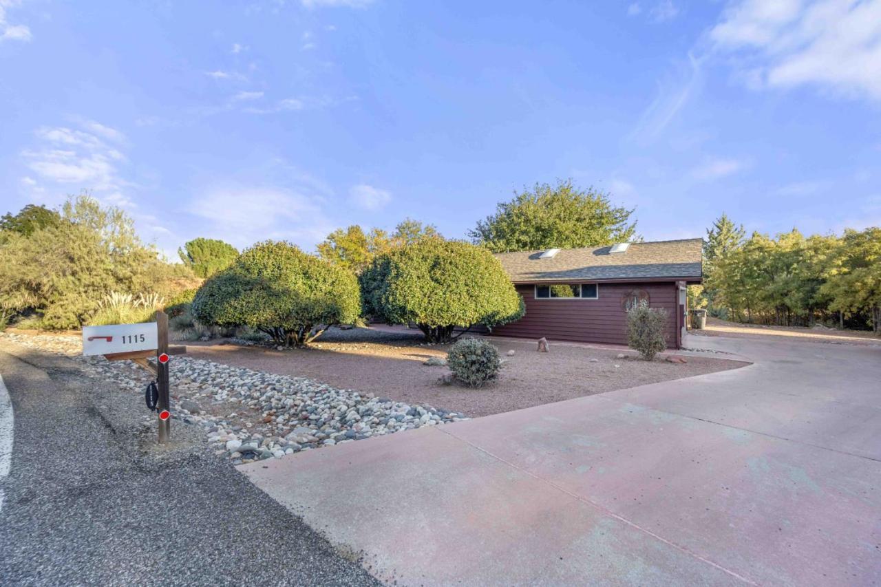 Beautiful Views And Backyard *