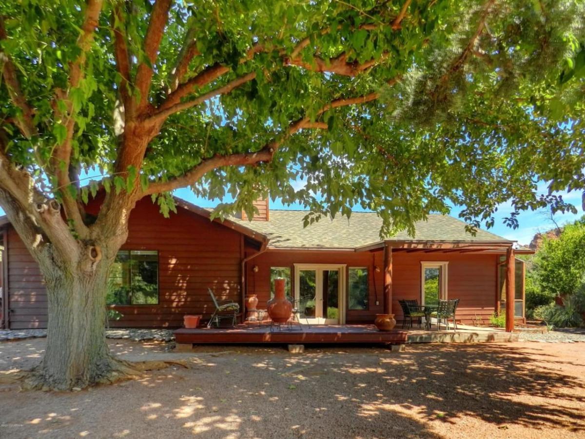 Holiday home Beautiful Views And Backyard *