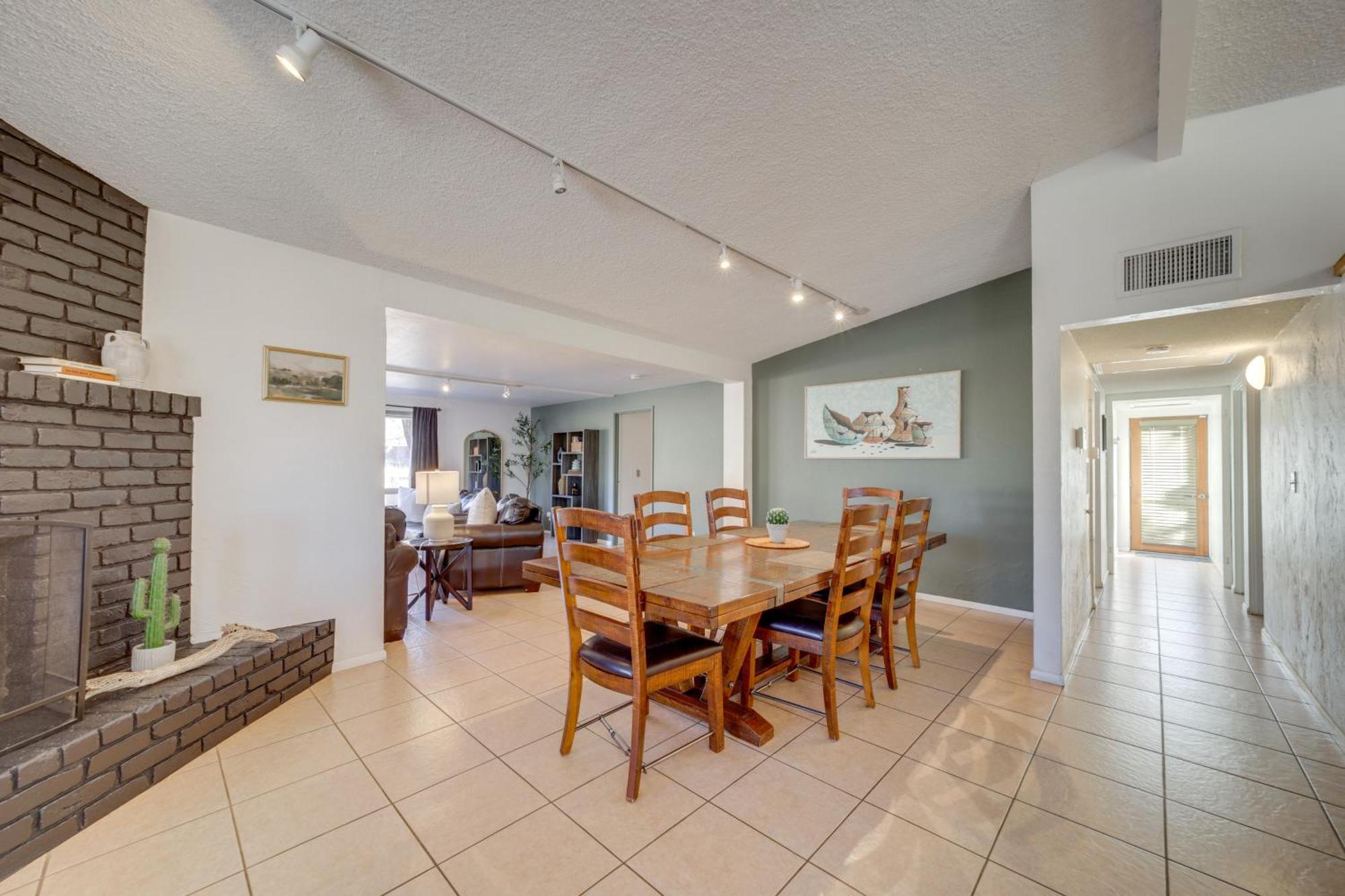 Patio And Views, Near Hiking And Golfing Holiday home