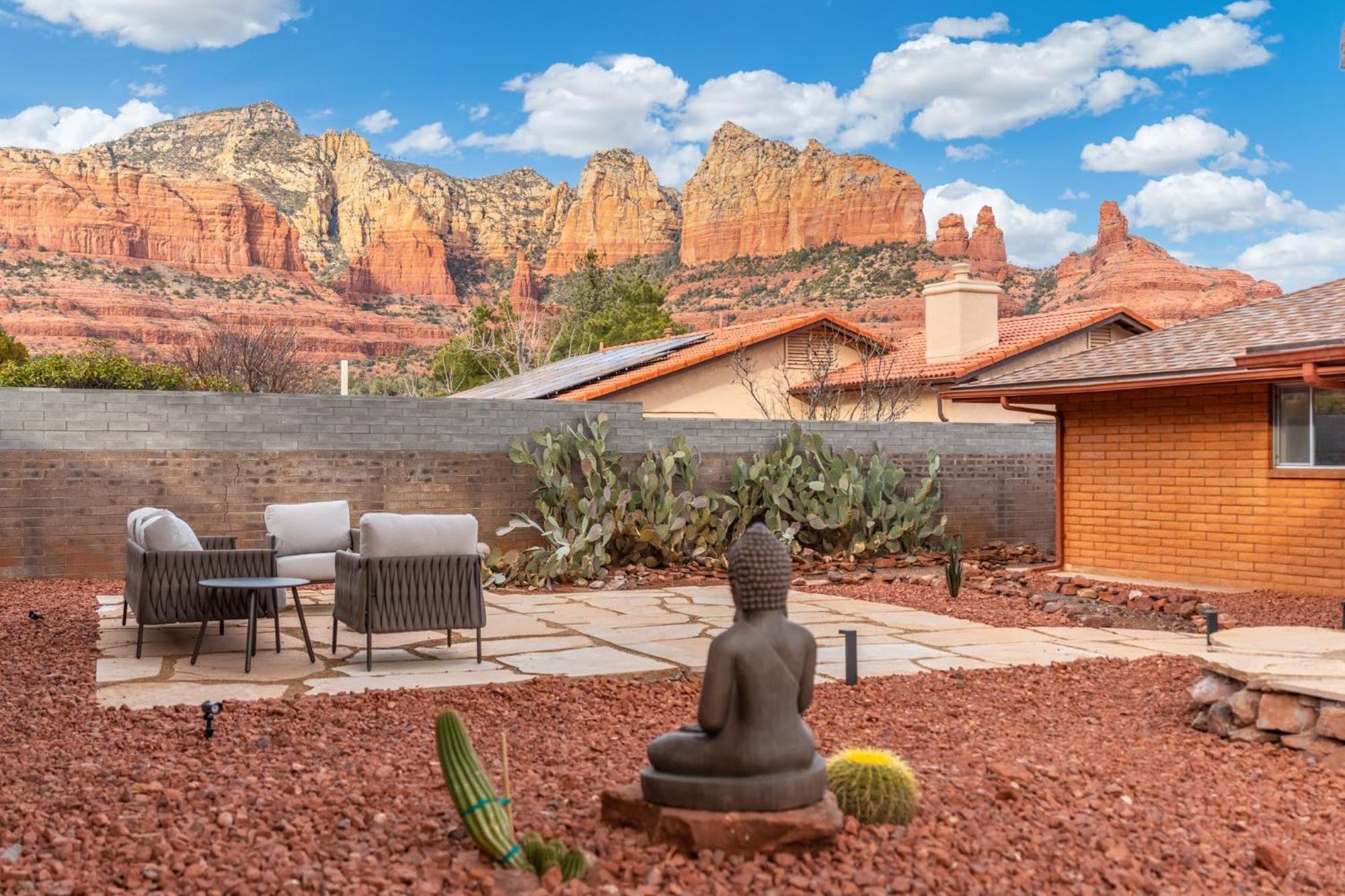The Redrock Experience With Mtn Views & Hottub Holiday home *