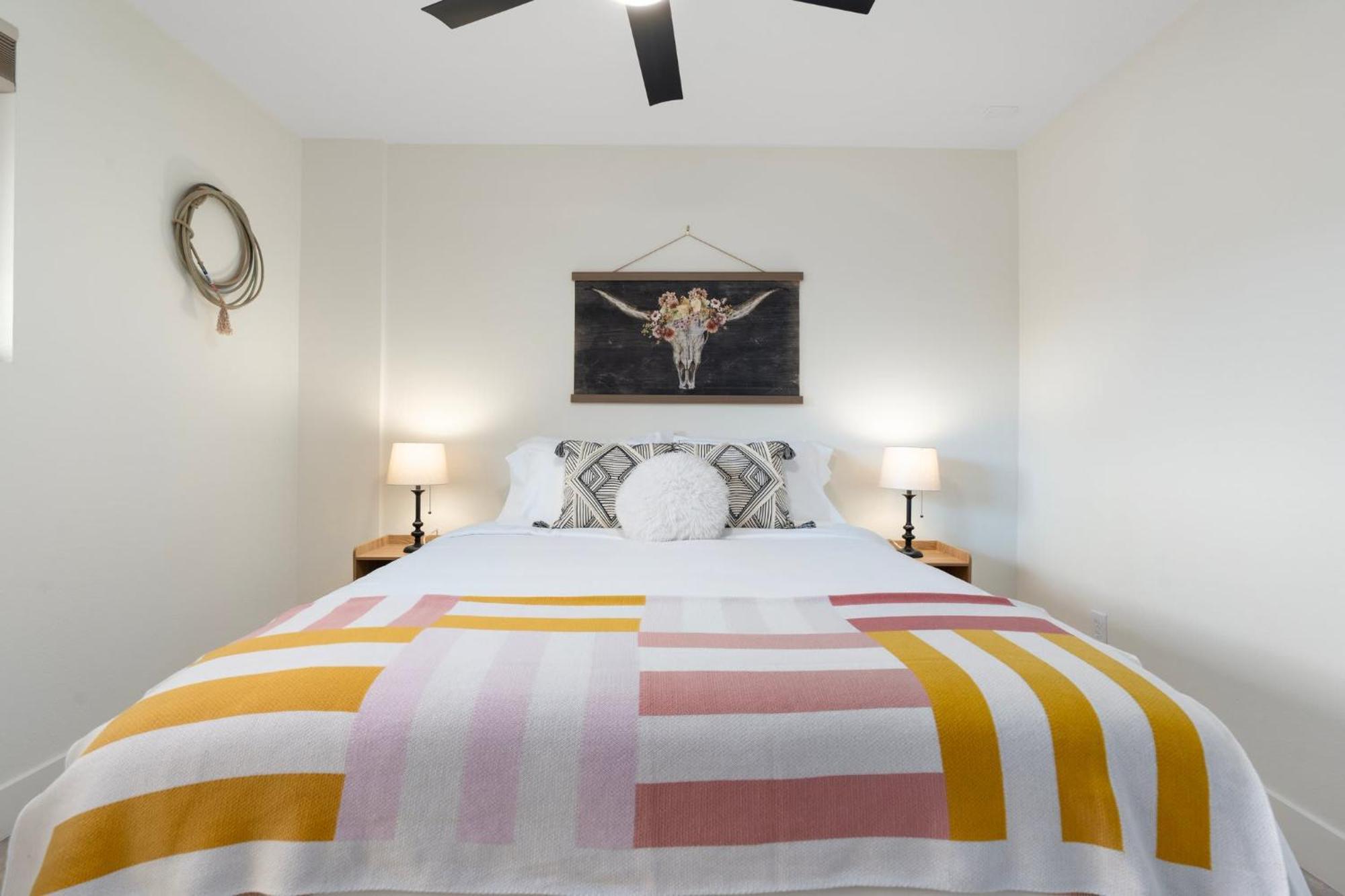 The Redrock Experience With Mtn Views & Hottub Holiday home