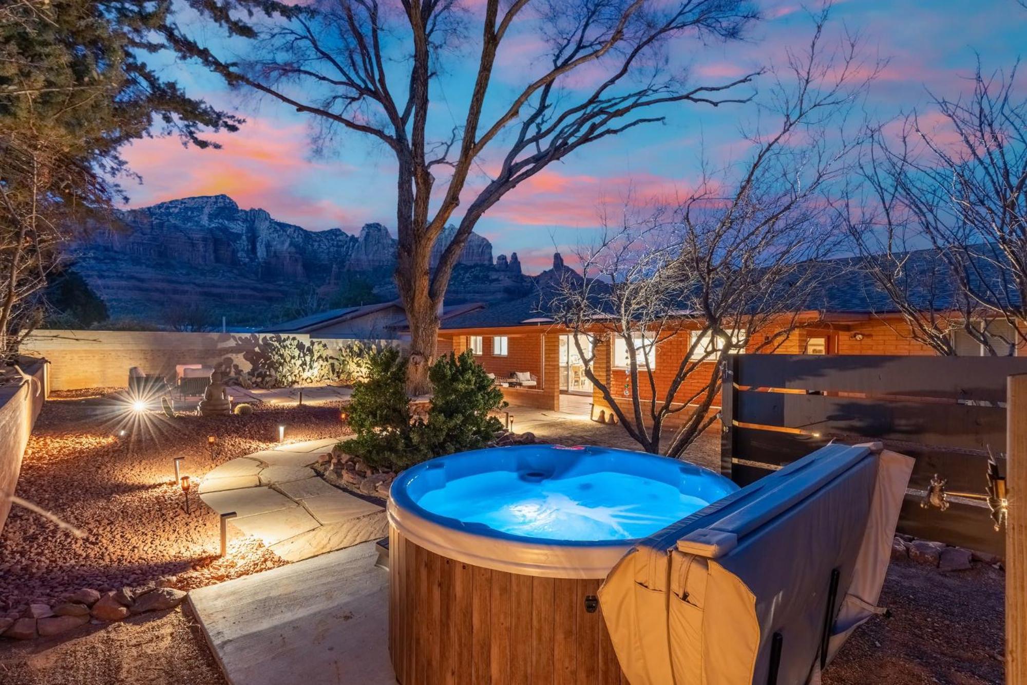 The Redrock Experience With Mtn Views & Hottub Holiday home Sedona