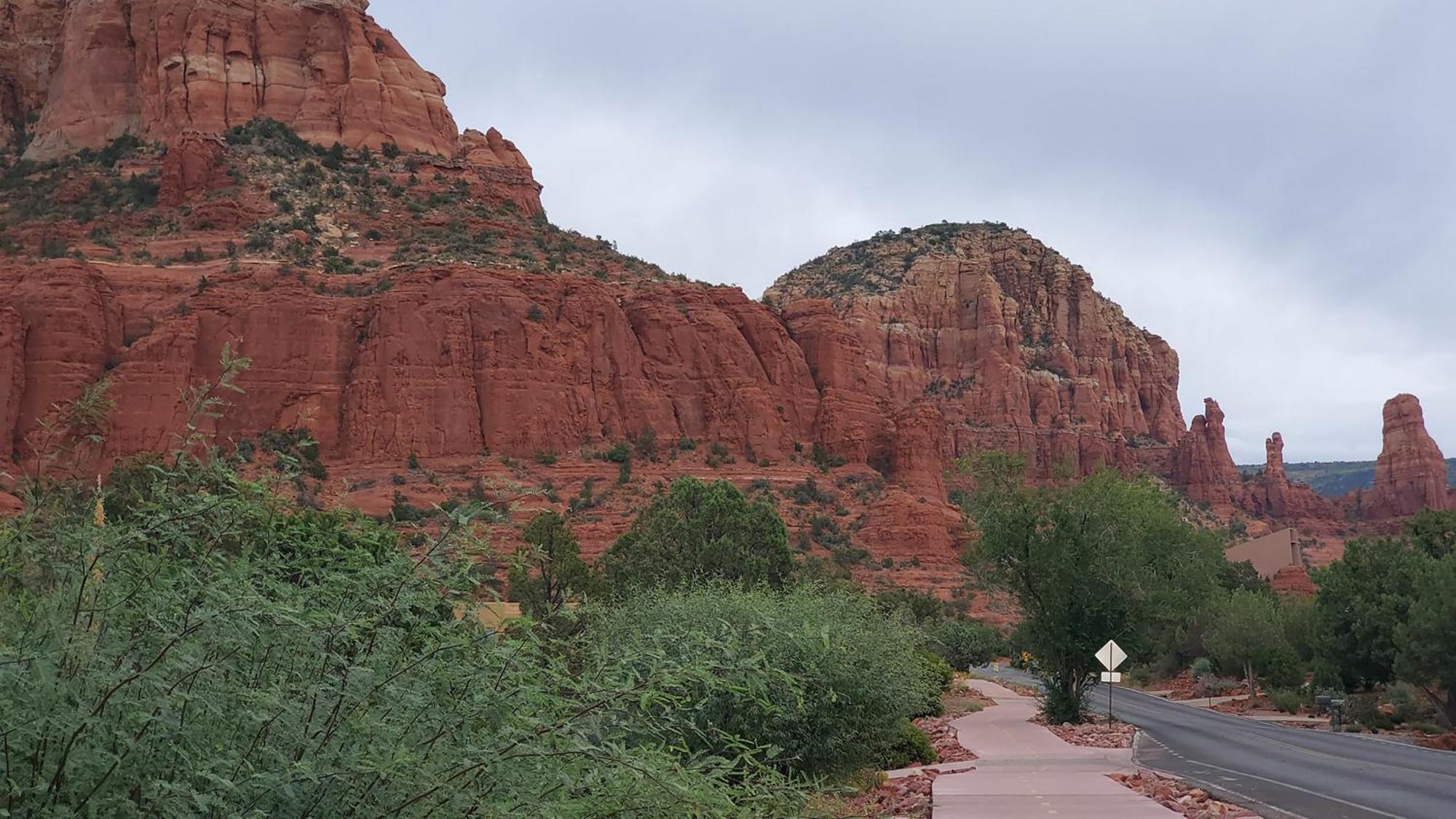 Spectacular House With 2 Master In Sedona's High End Subdivision Living! Holiday home