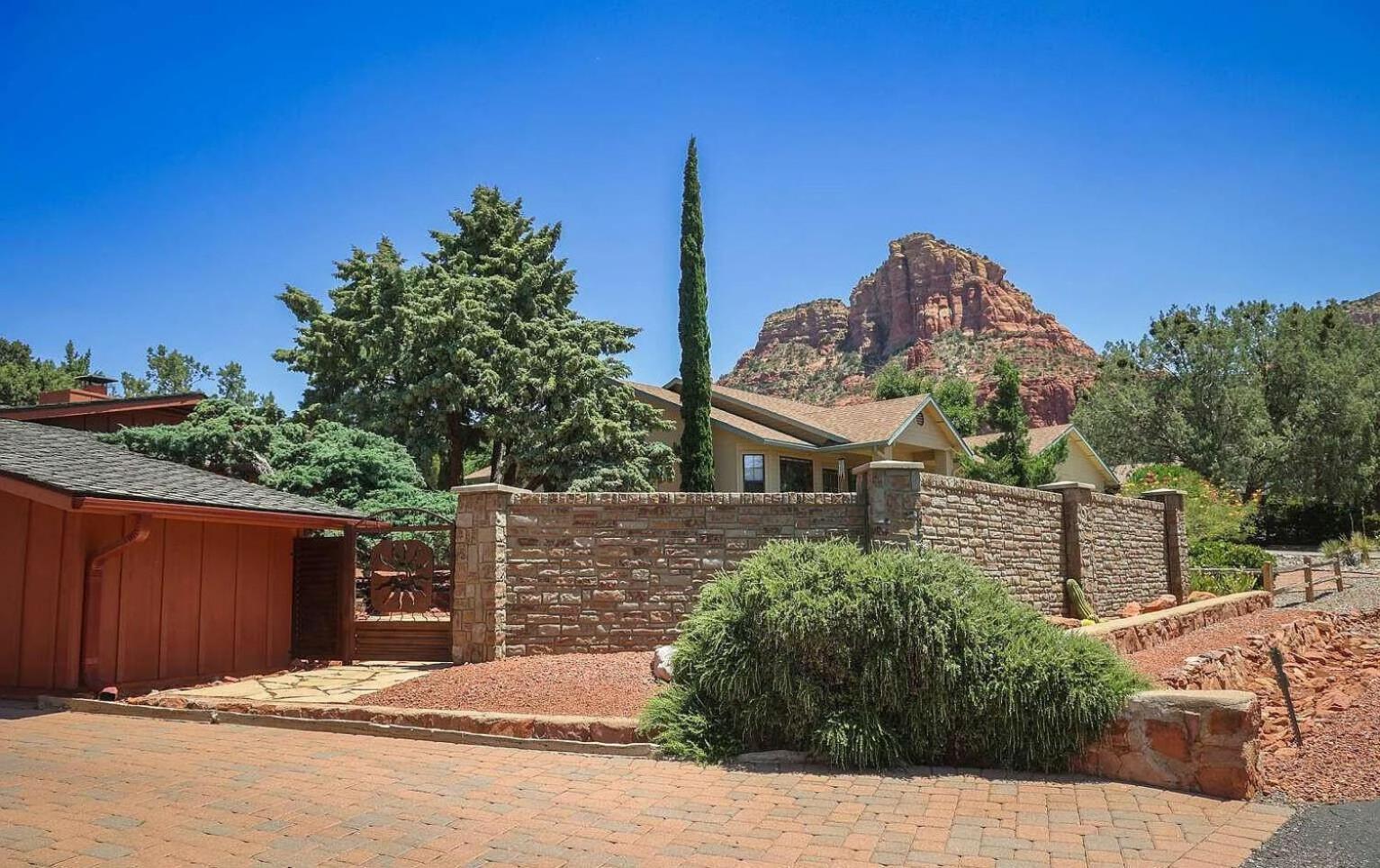 Holiday home Spectacular House With 2 Master In Sedona's High End Subdivision Living!