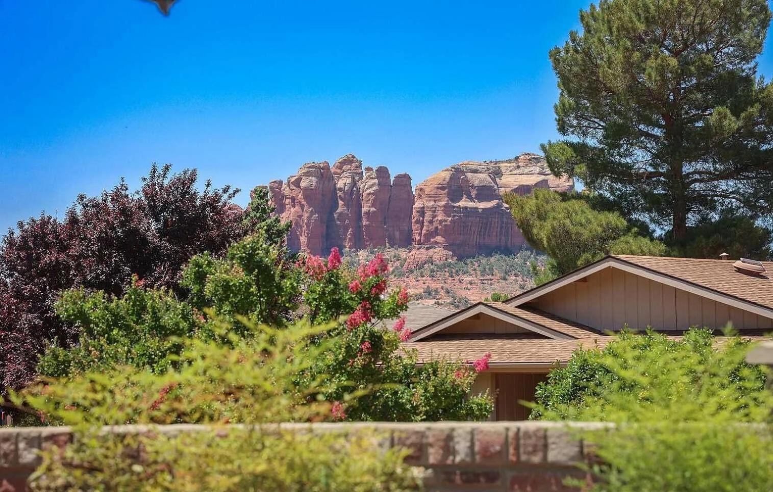 Spectacular House With 2 Master In Sedona's High End Subdivision Living! *