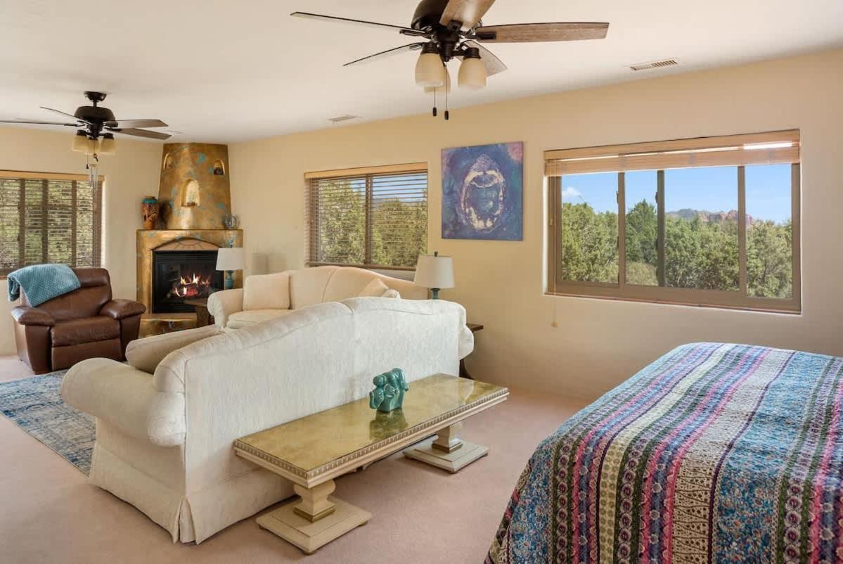 Casa Oasis With Privacy & Blue Tile Pool For Family * Sedona