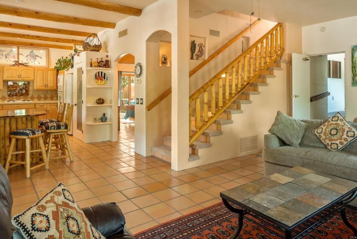 Casa Oasis With Privacy & Blue Tile Pool For Family