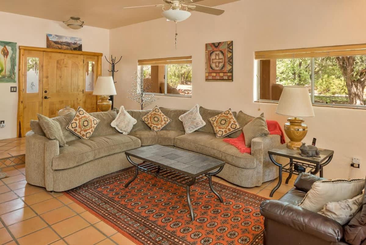 Casa Oasis With Privacy & Blue Tile Pool For Family Holiday home *