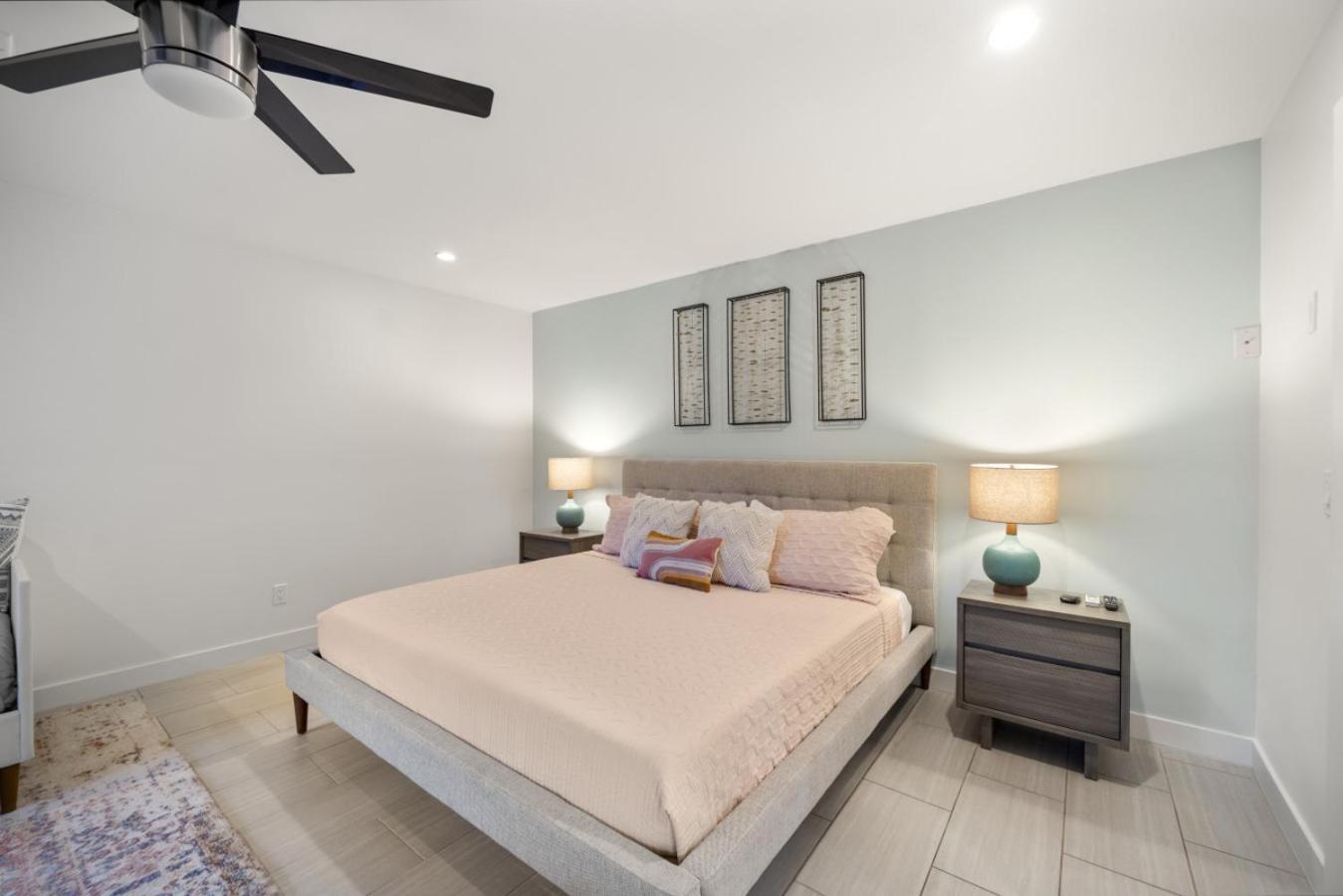 Stunning Views Uptown With Hot Tub Gym And Fire Pit *