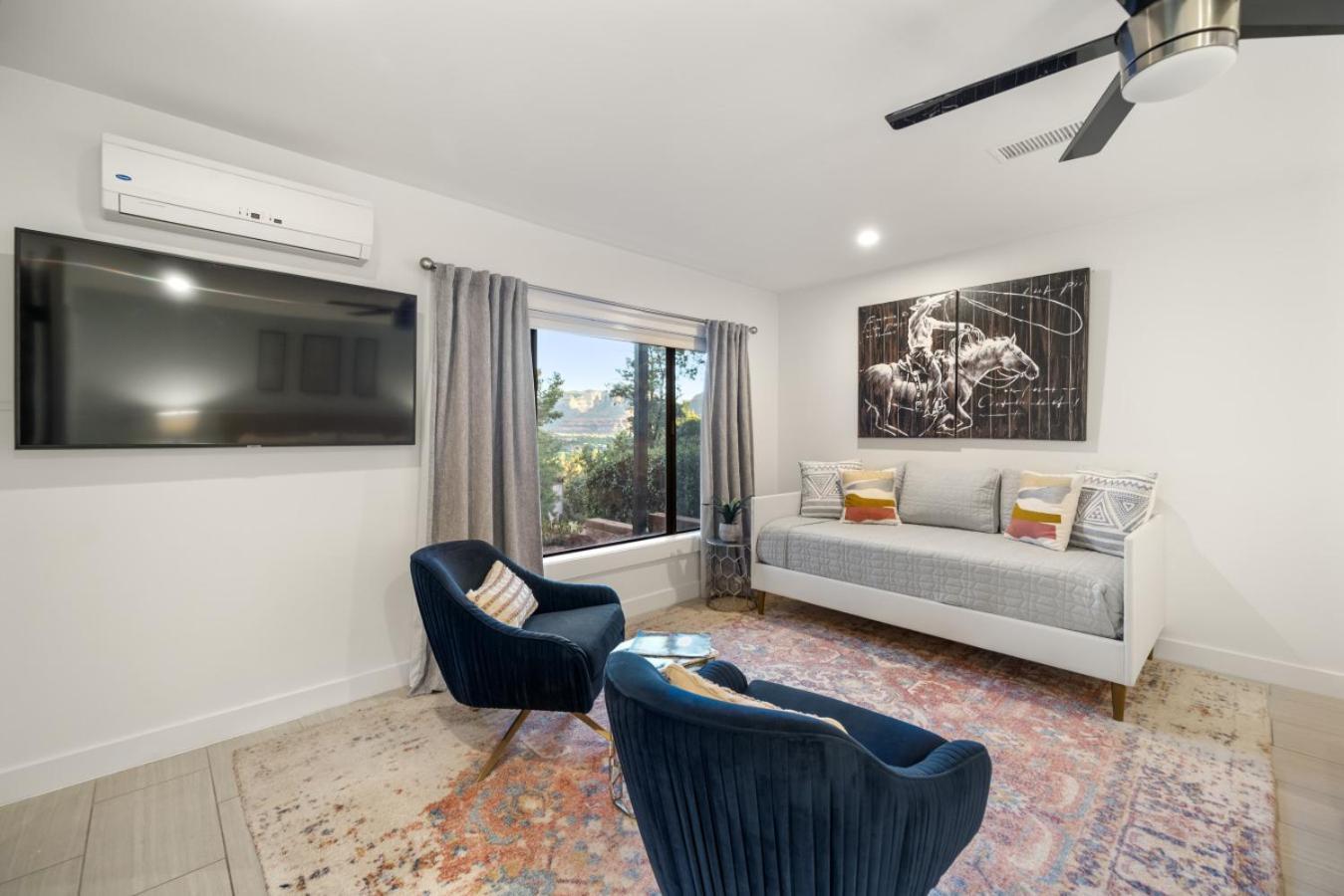 Stunning Views Uptown With Hot Tub Gym And Fire Pit Sedona