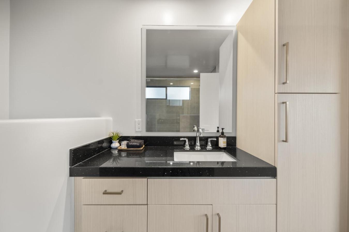 Stunning Views Uptown With Hot Tub Gym And Fire Pit Holiday home Sedona