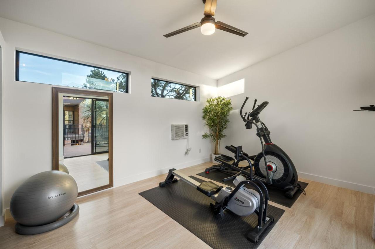 Stunning Views Uptown With Hot Tub Gym And Fire Pit Holiday home