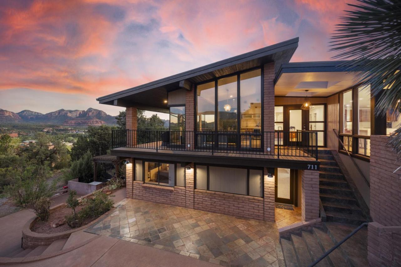 Stunning Views Uptown With Hot Tub Gym And Fire Pit