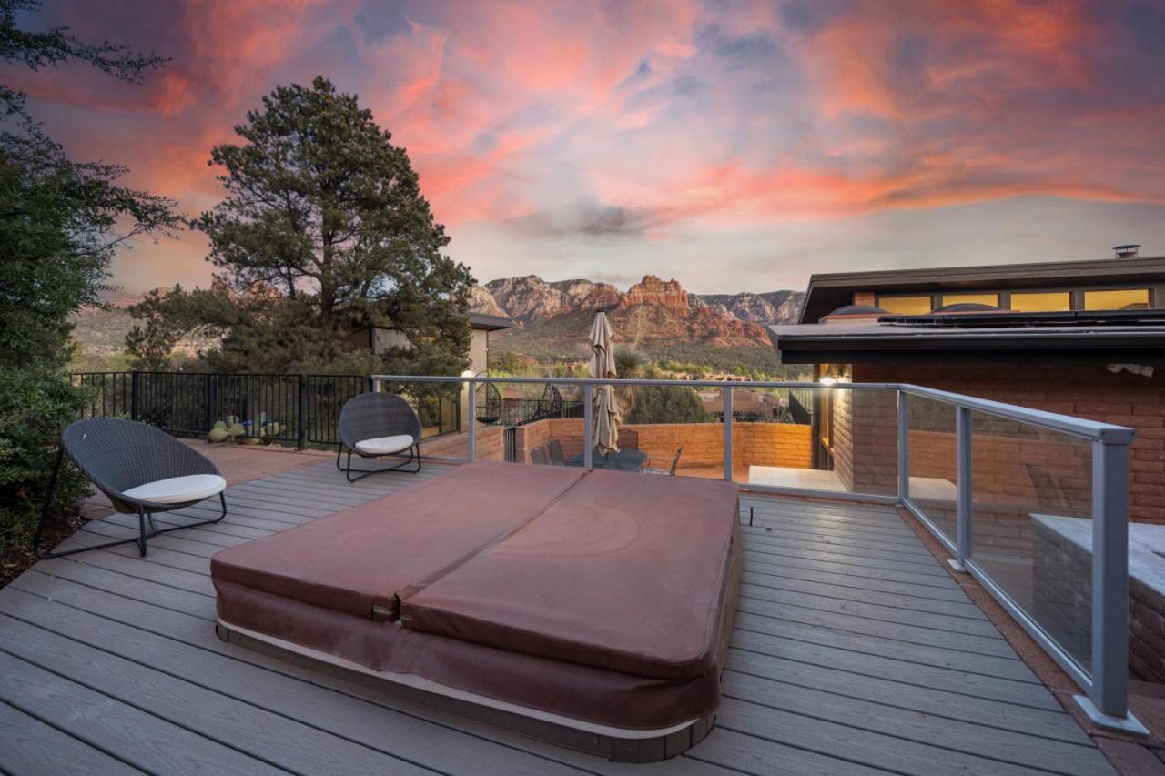 Stunning Views Uptown With Hot Tub Gym And Fire Pit *