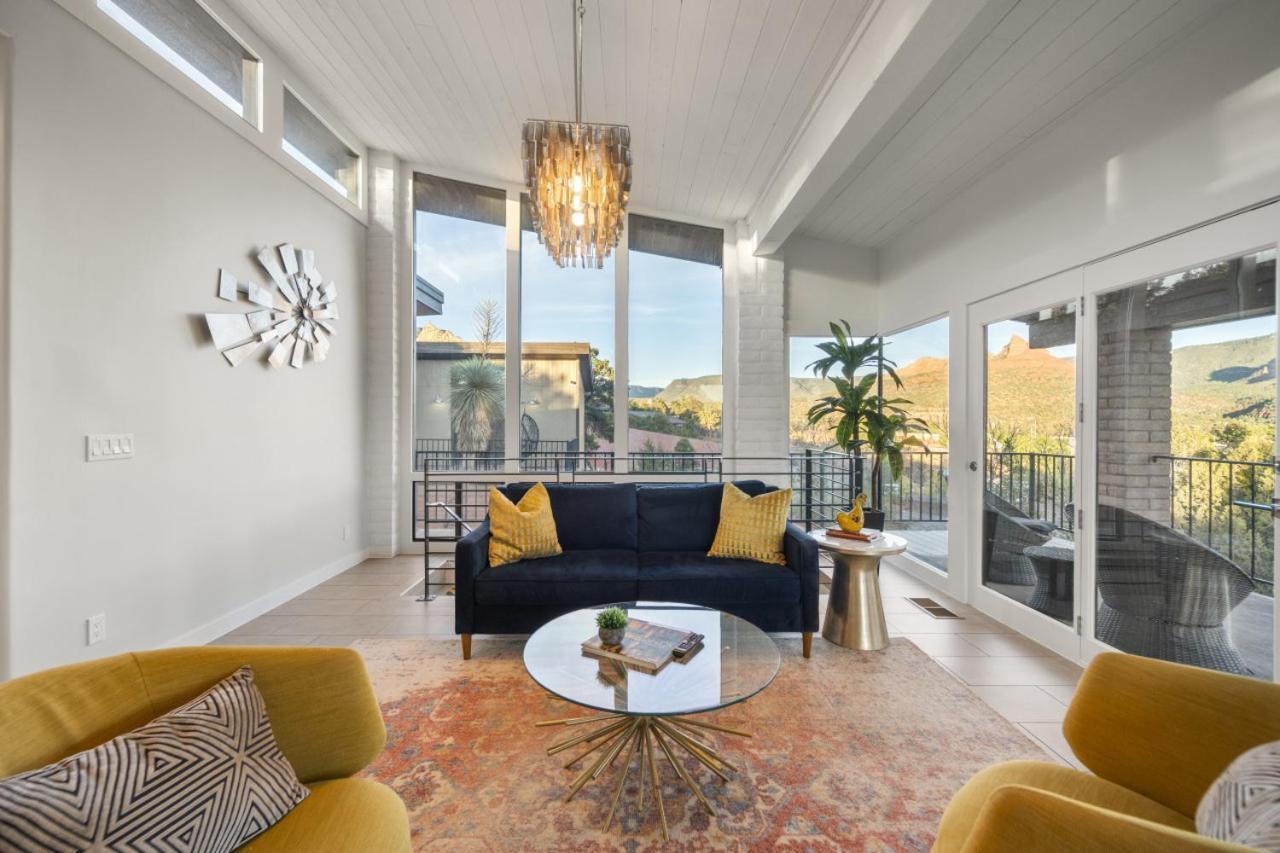 Stunning Views Uptown With Hot Tub Gym And Fire Pit Holiday home