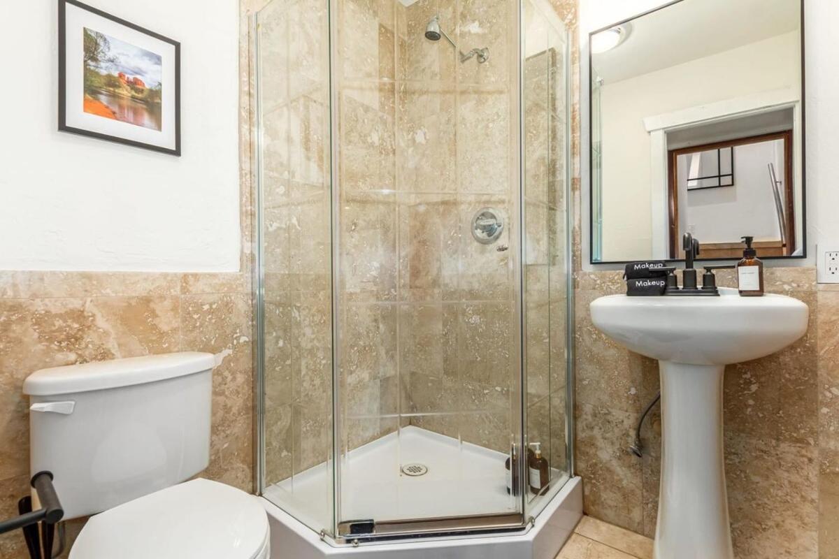 Serenity Retreat With Hot Tub Games & Firepit Holiday home *