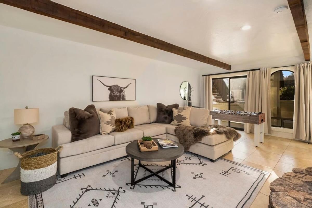 Serenity Retreat With Hot Tub Games & Firepit Holiday home