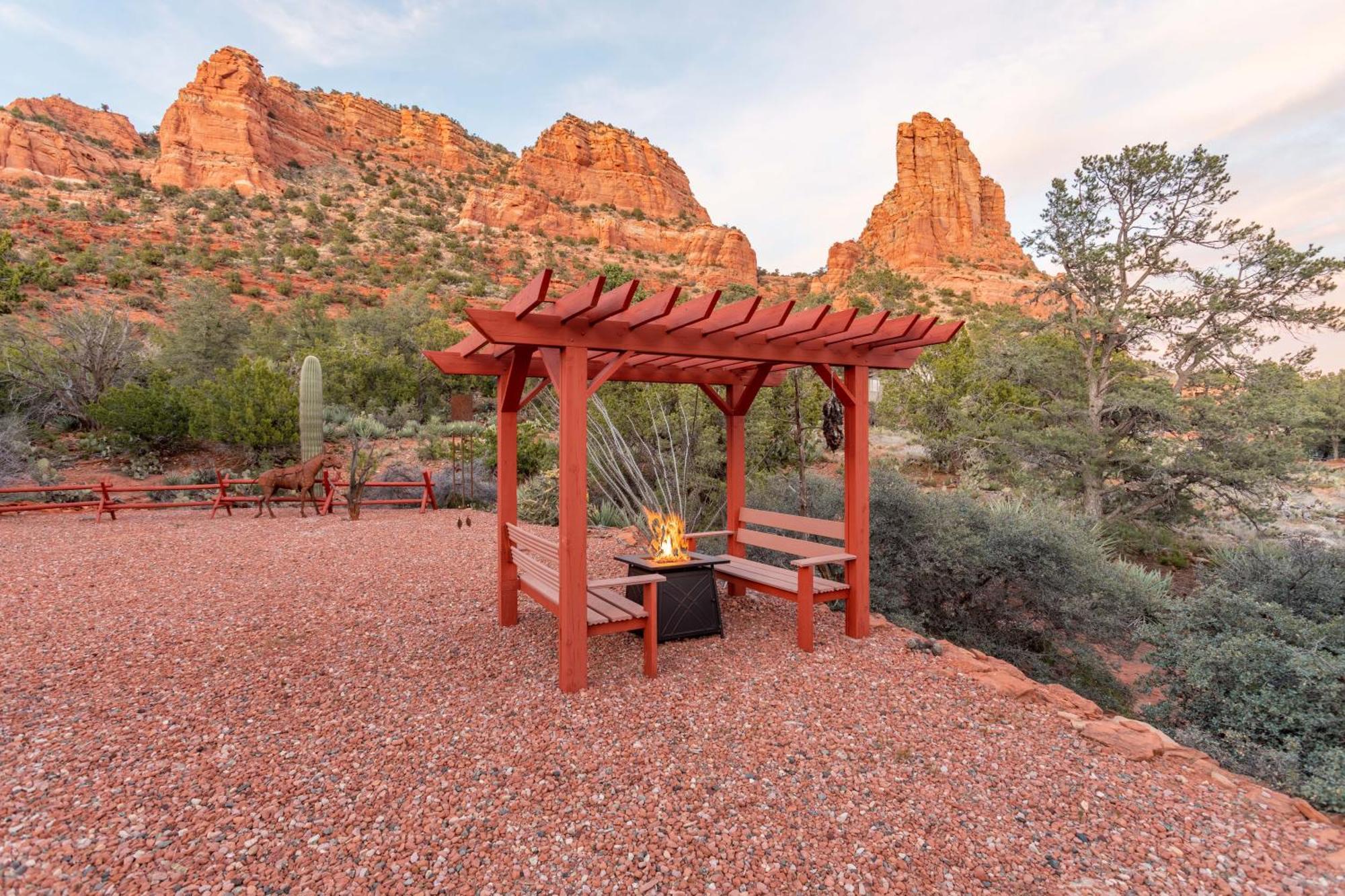 Castle Rock Abode *