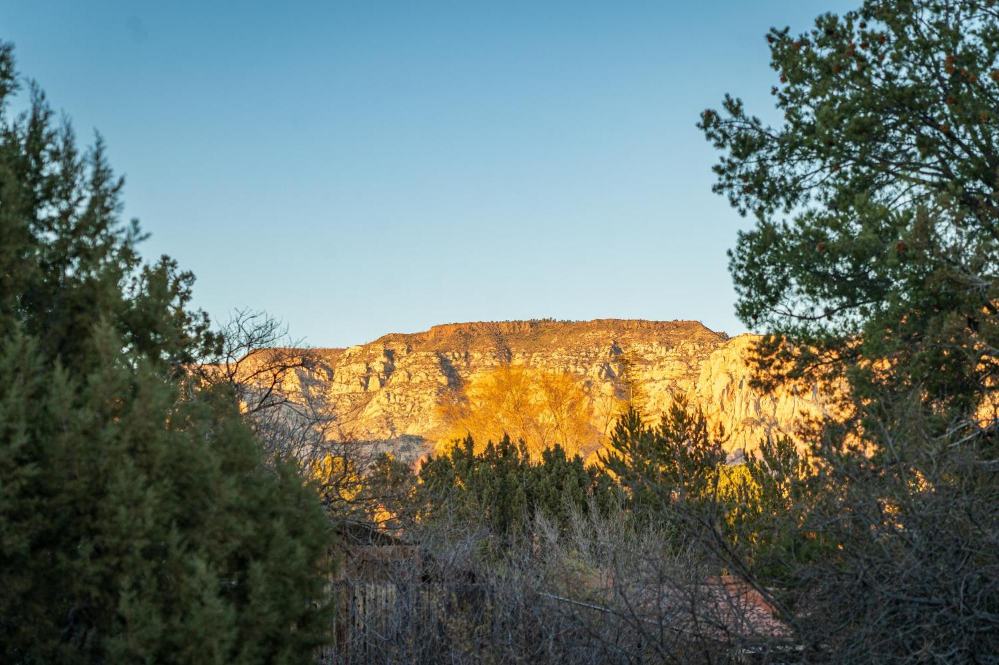 Lux Retreat - Hot Tub & Game Sedona