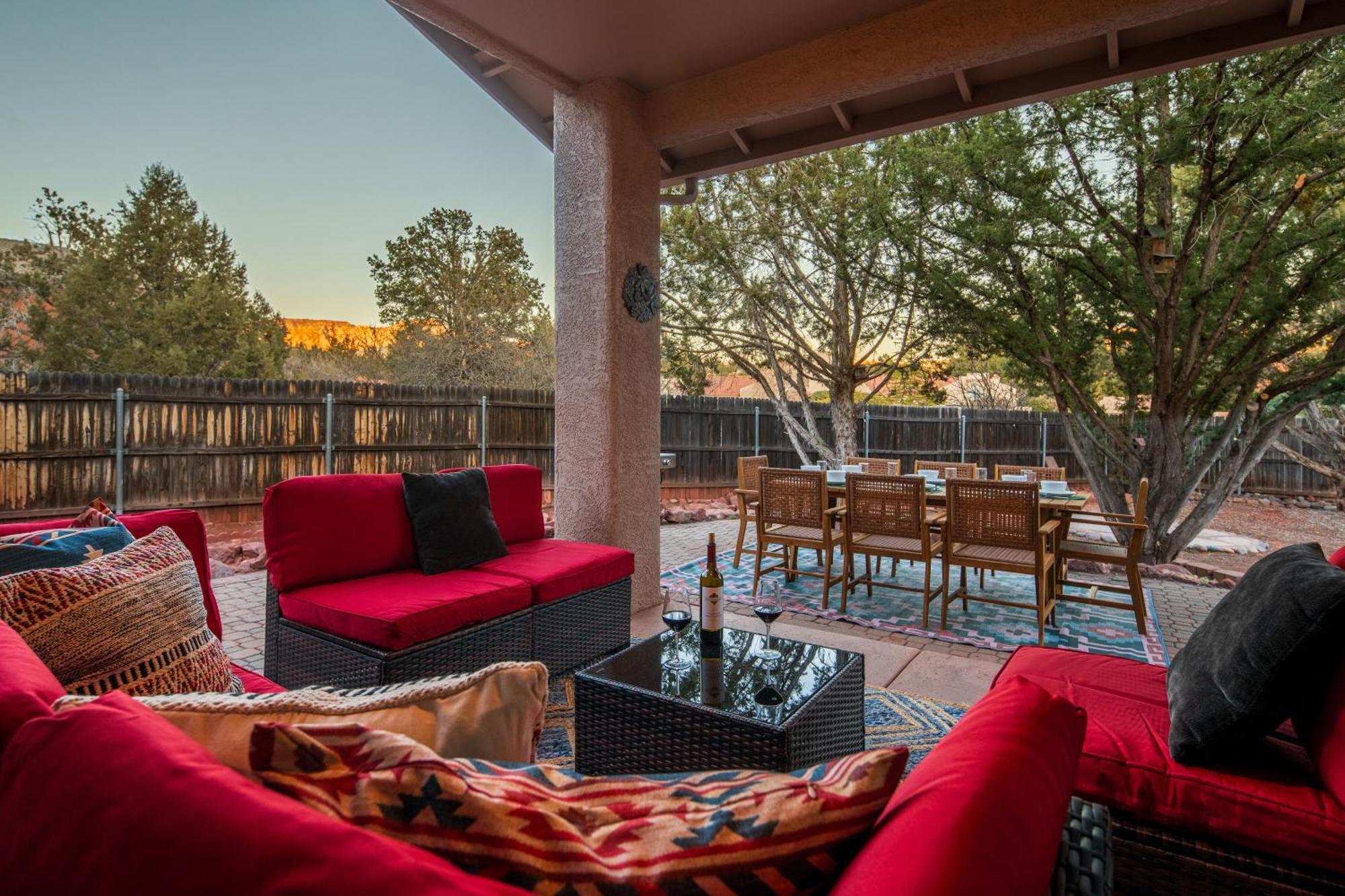Lux Retreat - Hot Tub & Game Holiday home *