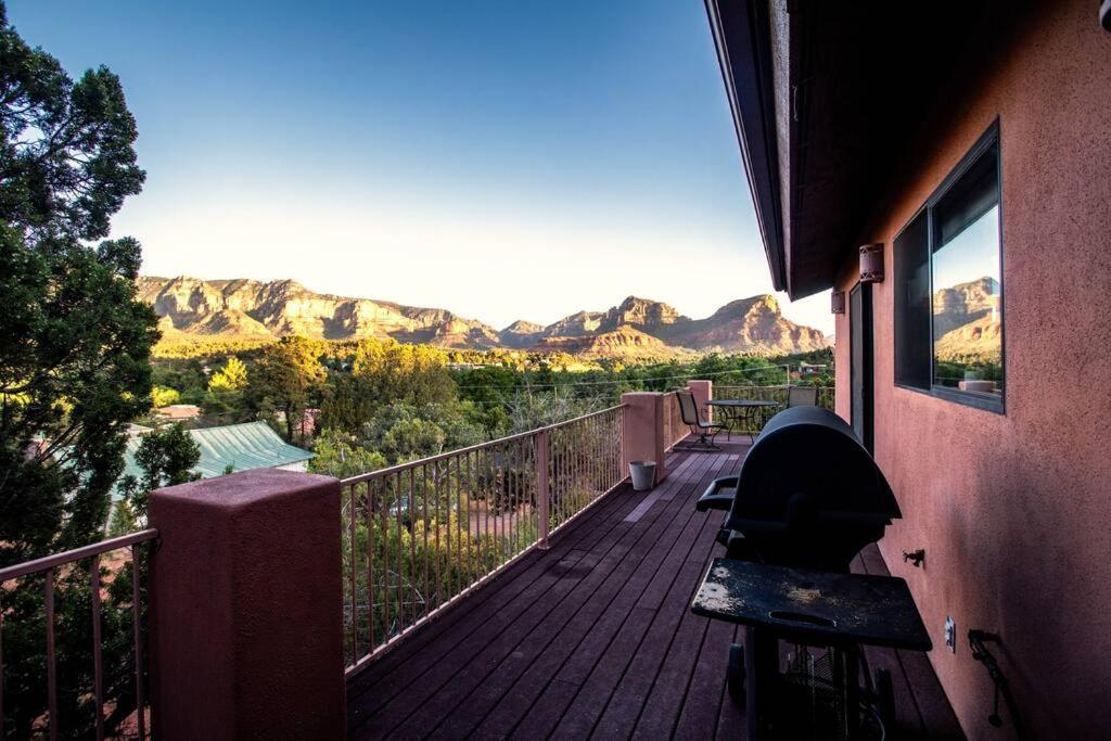 Holiday home 180º Red Rock Views, Location, 4 Bed 3 Bath