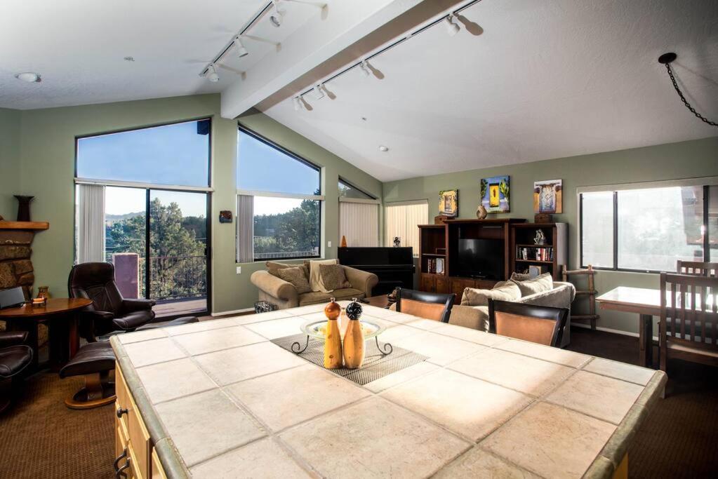Holiday home 180º Red Rock Views, Location, 4 Bed 3 Bath *