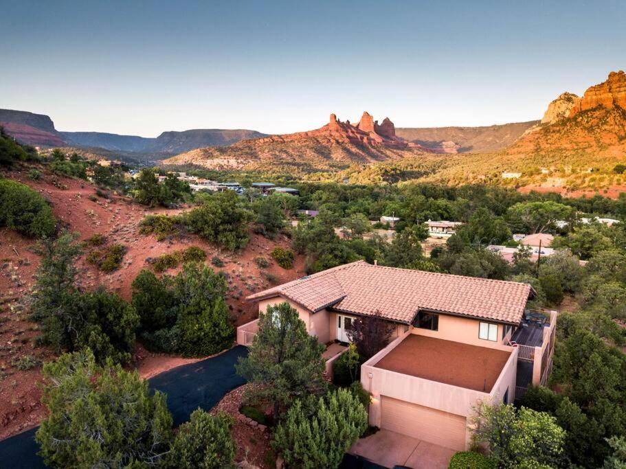 Holiday home 180º Red Rock Views, Location, 4 Bed 3 Bath *