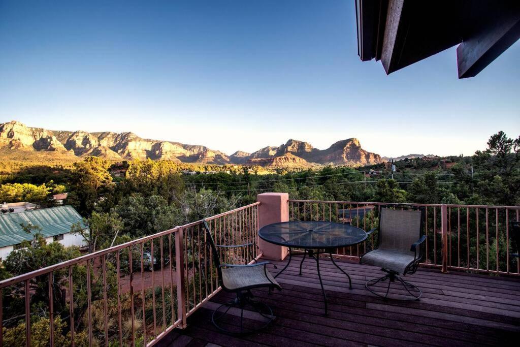 180º Red Rock Views, Location, 4 Bed 3 Bath *