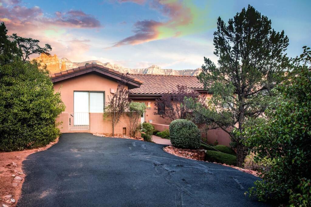 Holiday home 180º Red Rock Views, Location, 4 Bed 3 Bath