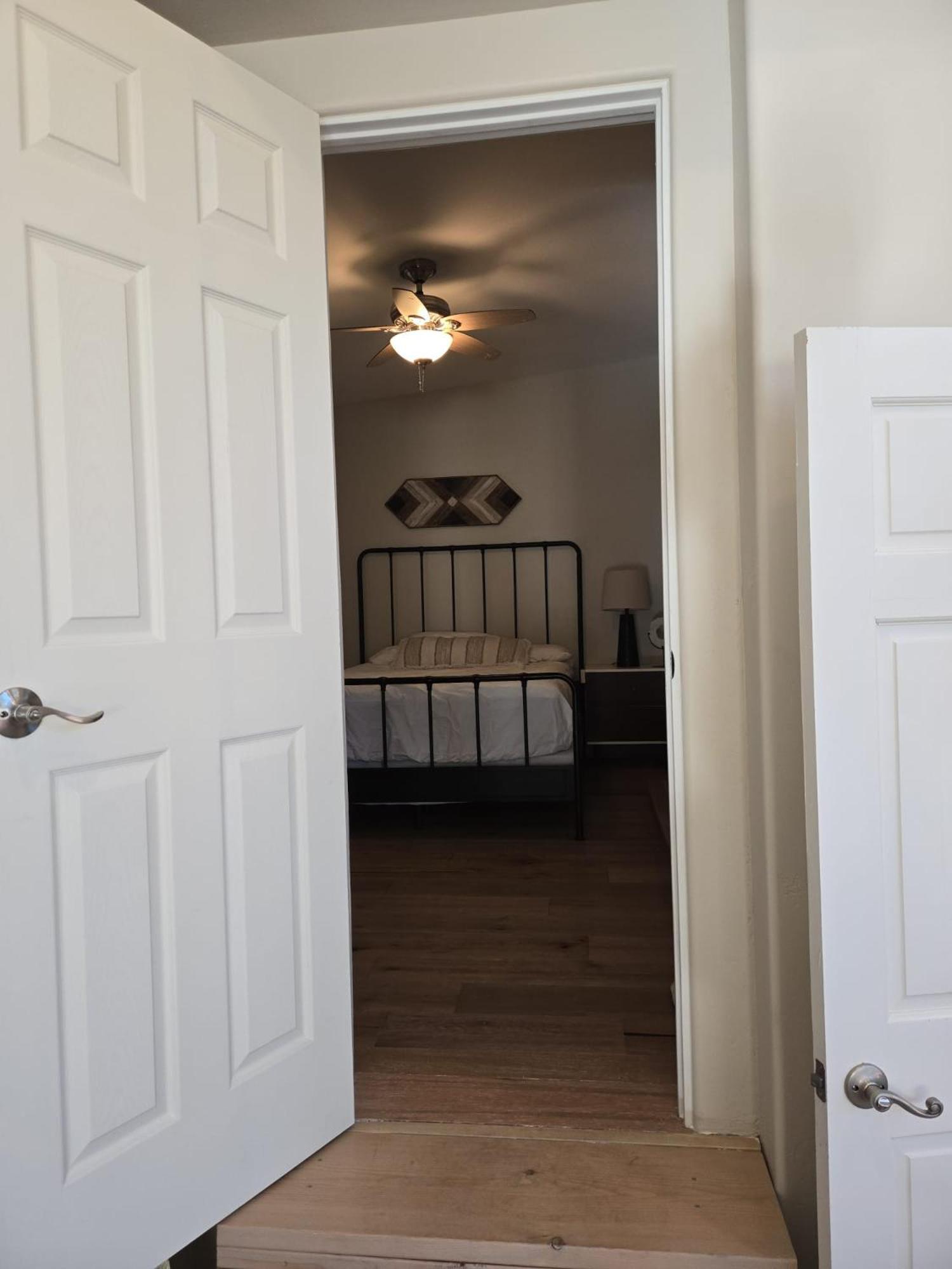 Mountain Escape! With Pool, Hot Tub & Firepit Holiday home