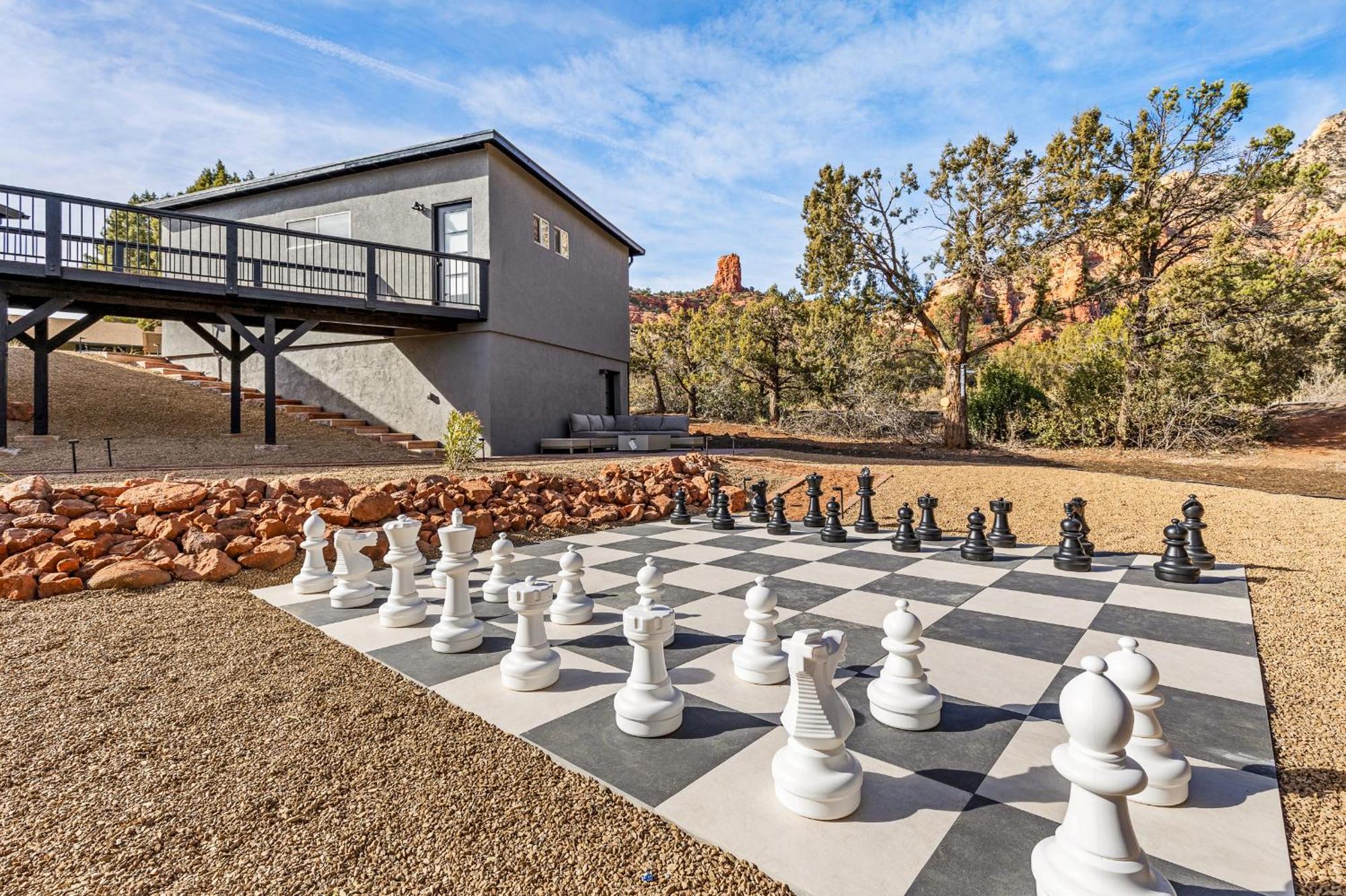 Stunning Red Rock Views With Hot Tub Theater Game *