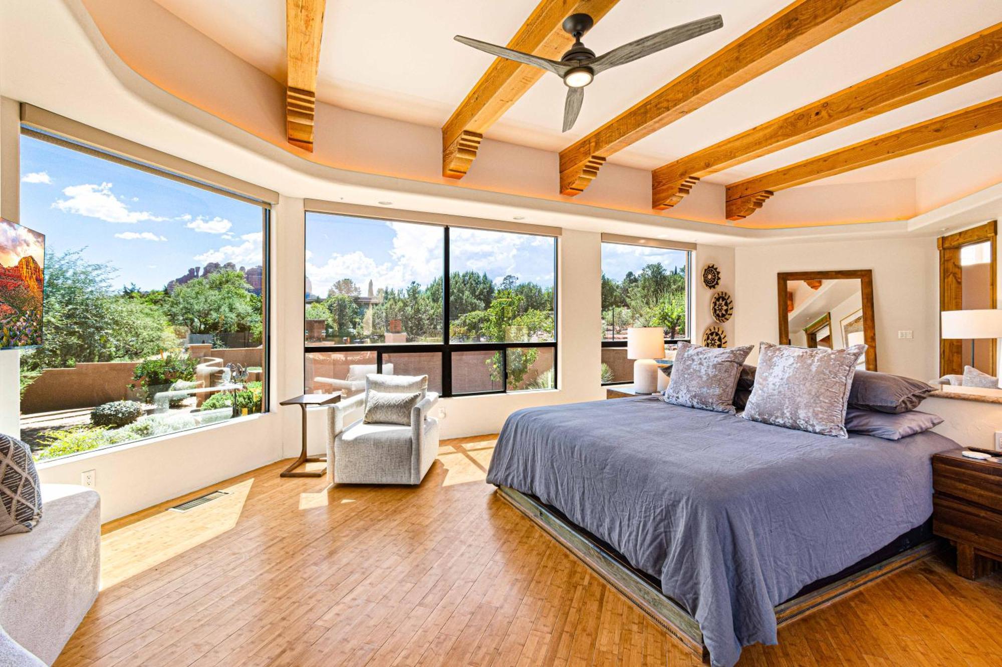 Holiday home Panoramic Views, Game Room, Pool, Hot Tub! *