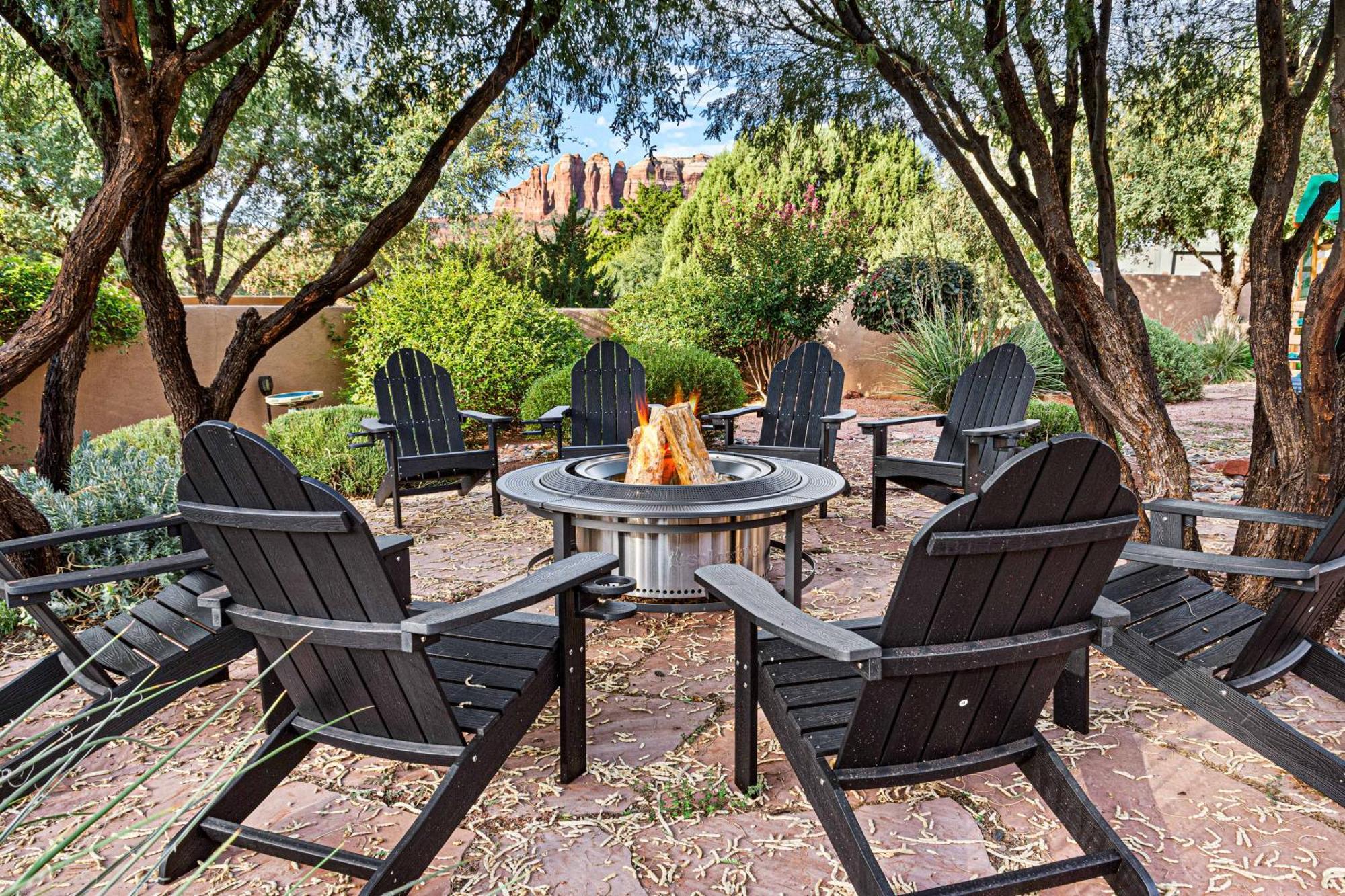 Panoramic Views, Game Room, Pool, Hot Tub!