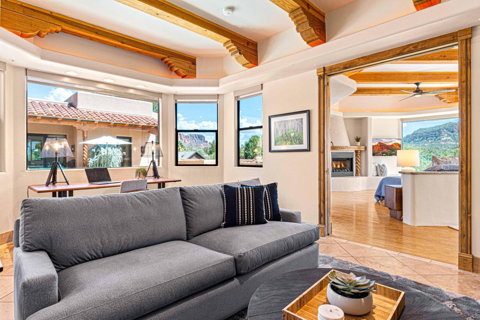 Panoramic Views, Game Room, Pool, Hot Tub! *