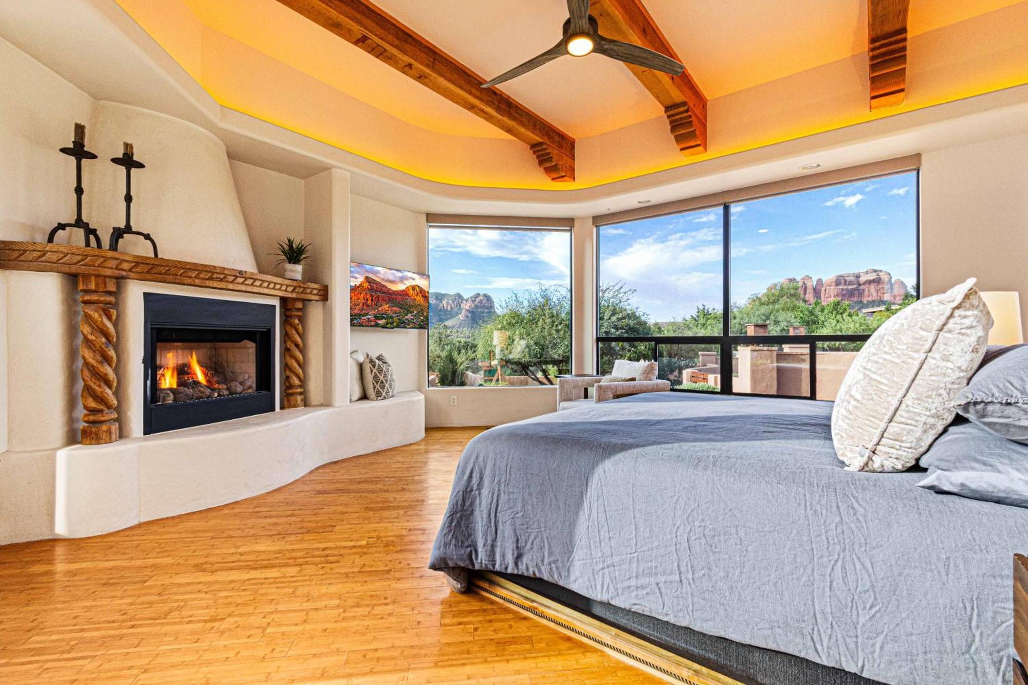 Panoramic Views, Game Room, Pool, Hot Tub!