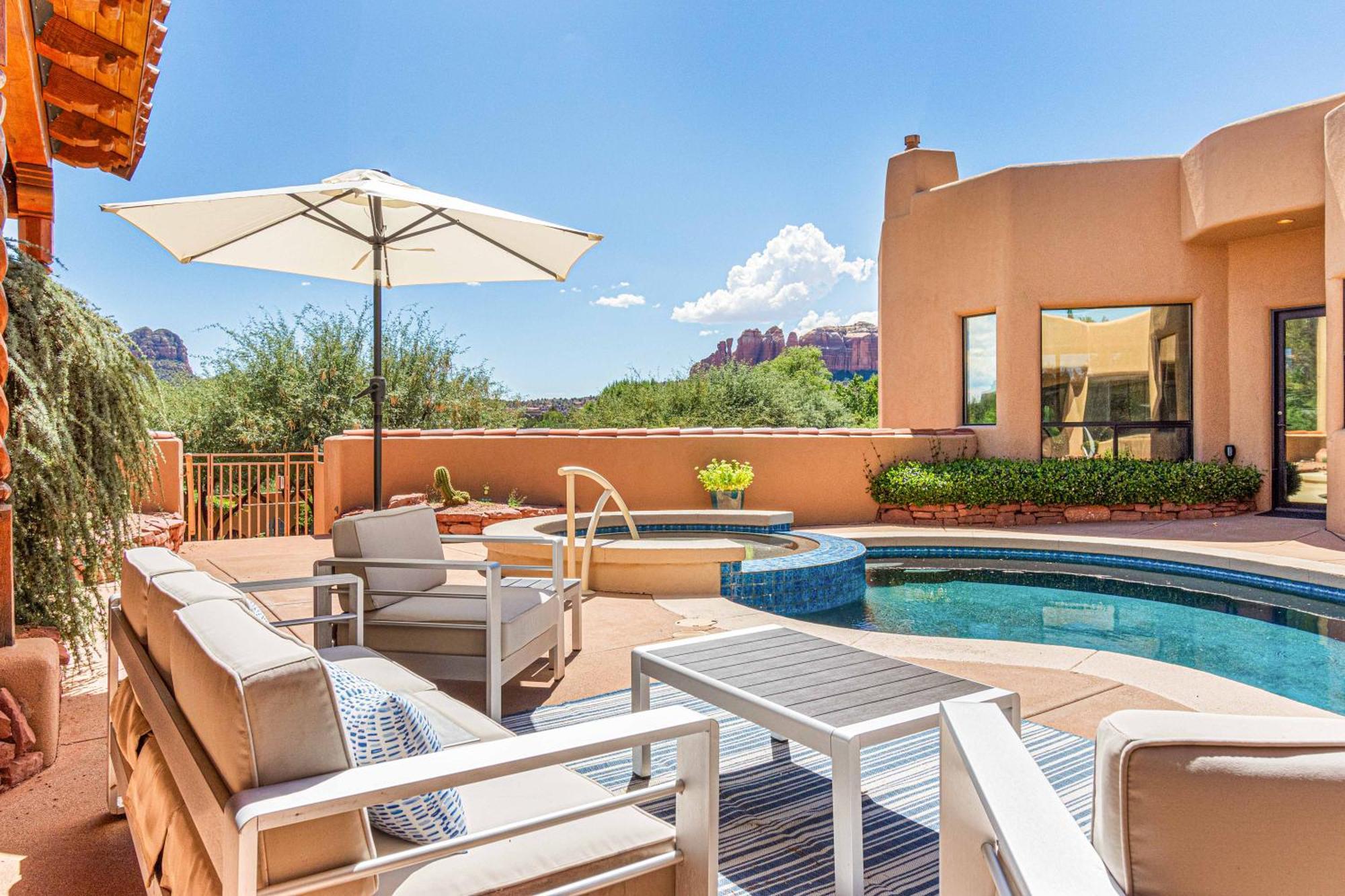 Panoramic Views, Game Room, Pool, Hot Tub! *