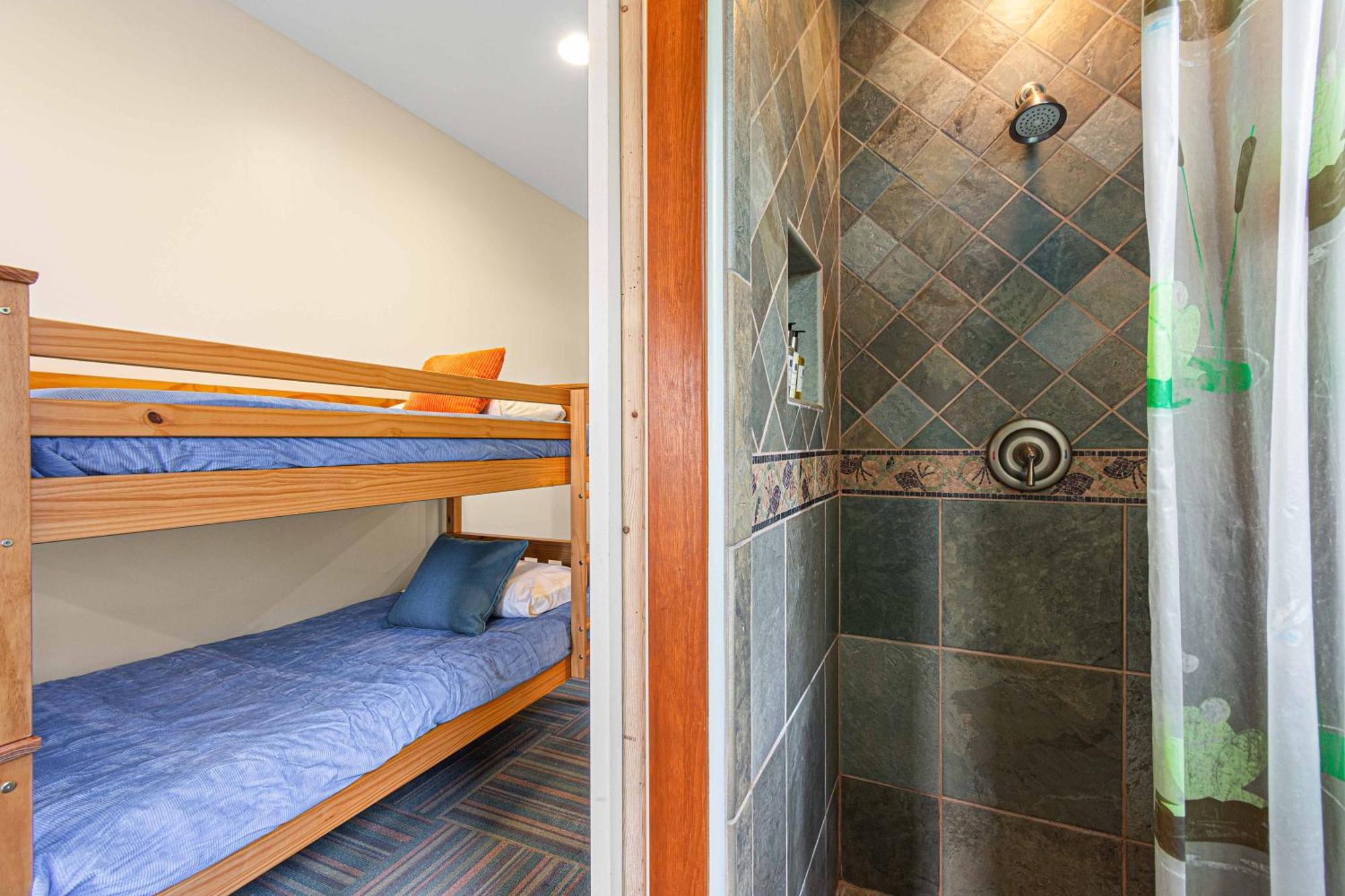 Holiday home 8-bedrooms With Stunning Views & 75' Lap Pool