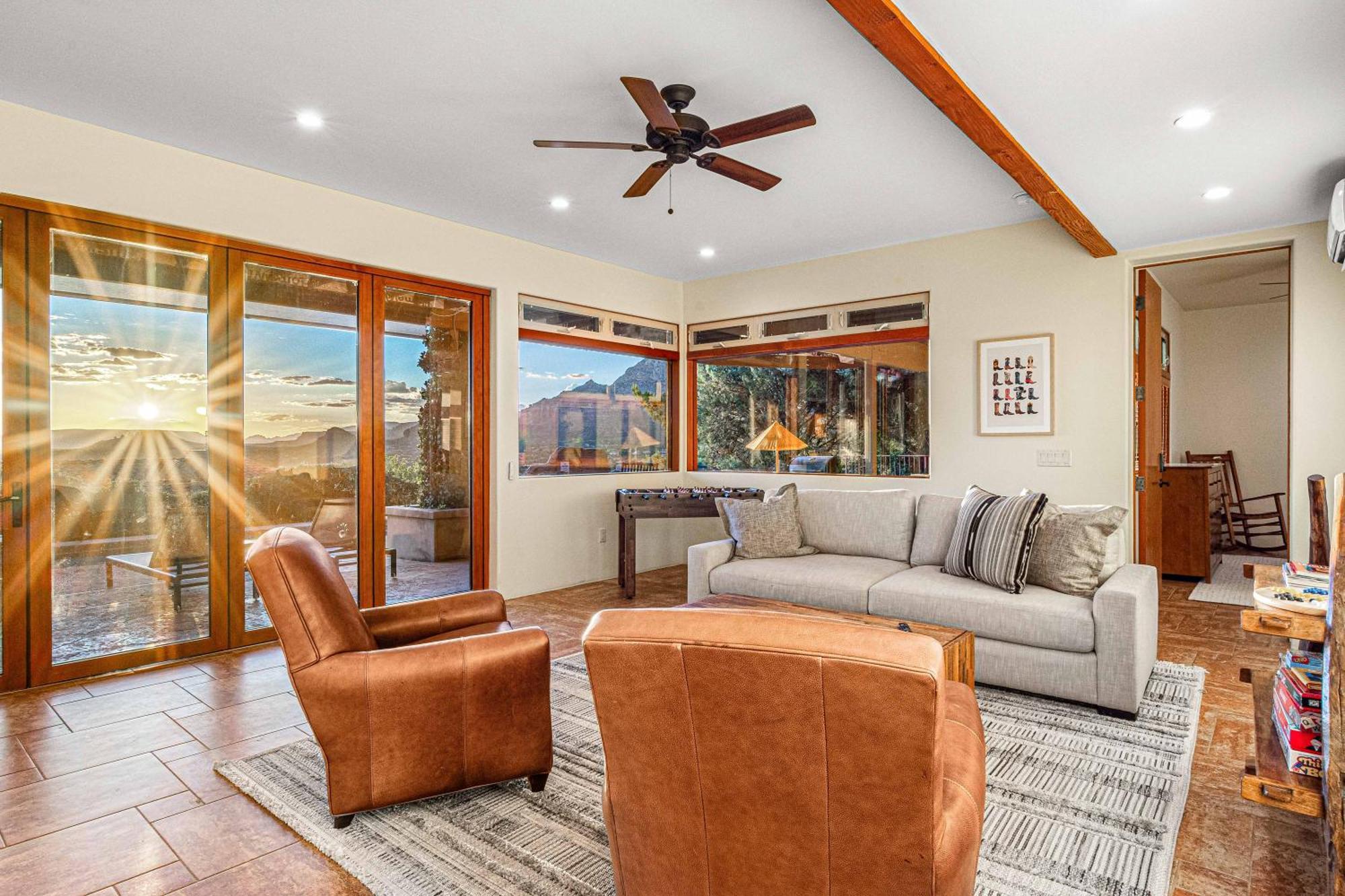 8-bedrooms With Stunning Views & 75' Lap Pool