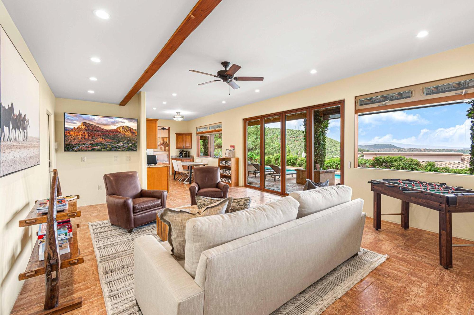 8-bedrooms With Stunning Views & 75' Lap Pool Holiday home Sedona