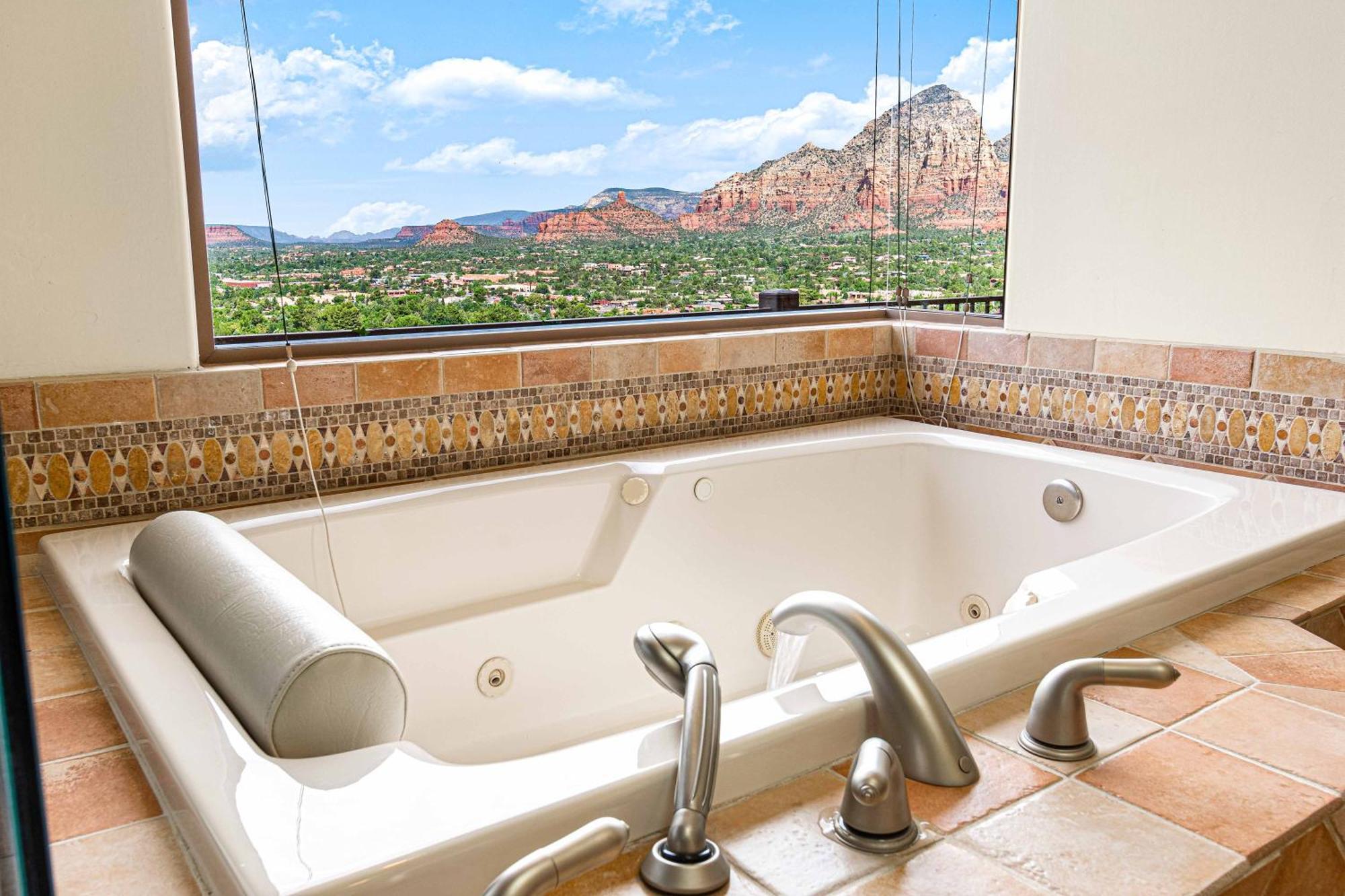 8-bedrooms With Stunning Views & 75' Lap Pool *