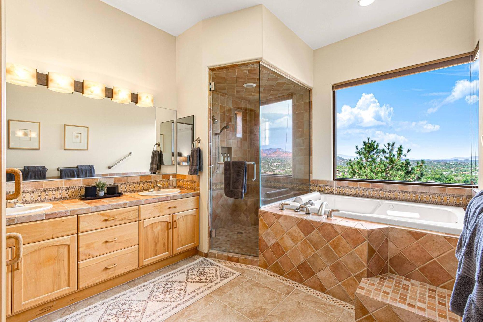 8-bedrooms With Stunning Views & 75' Lap Pool
