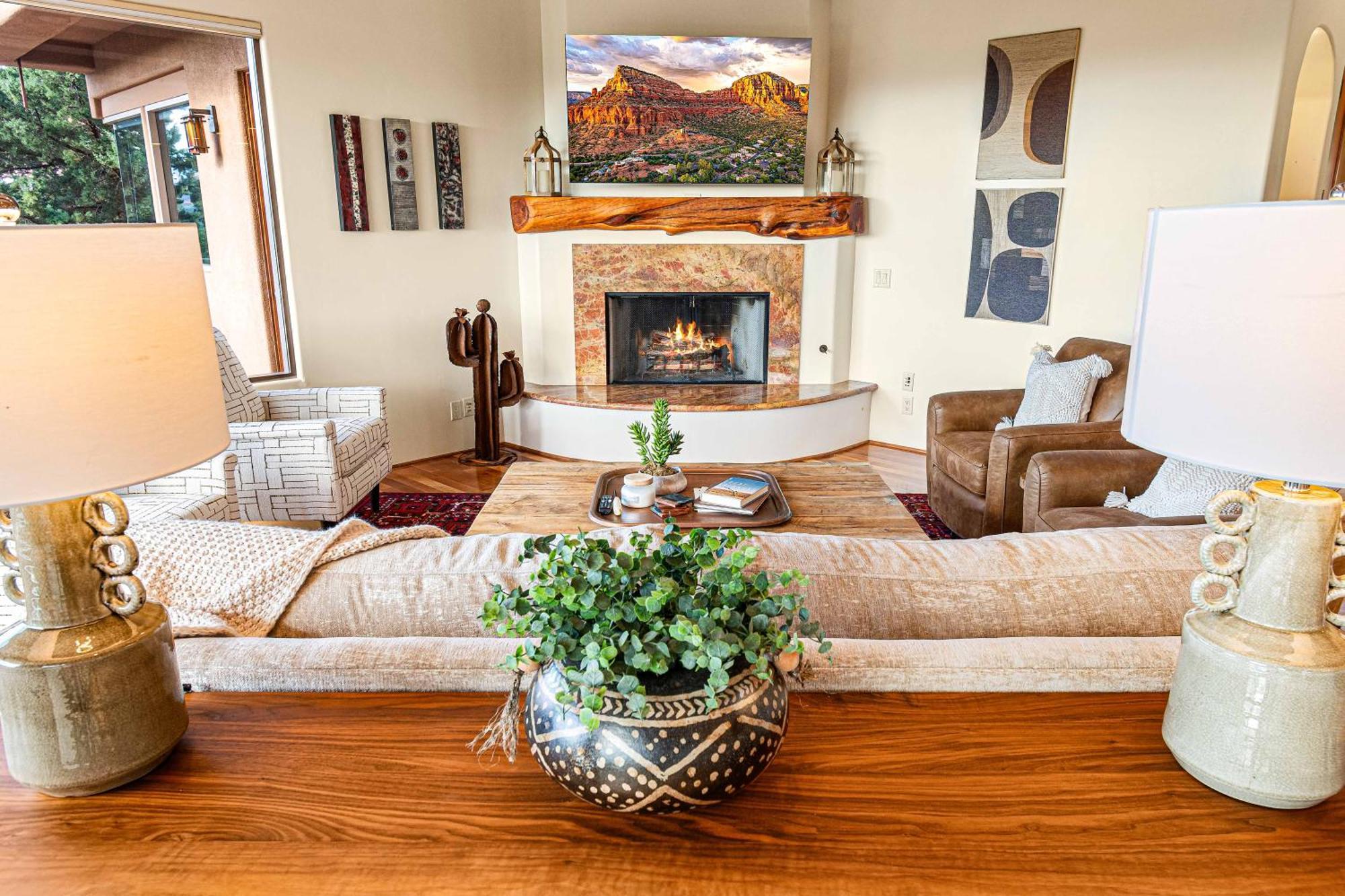 8-bedrooms With Stunning Views & 75' Lap Pool * Sedona