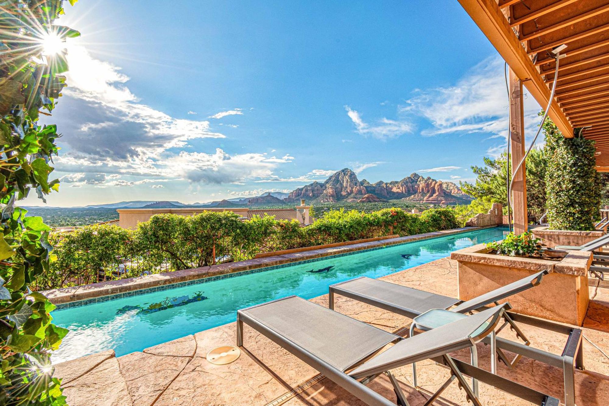 Holiday home 8-bedrooms With Stunning Views & 75' Lap Pool Sedona