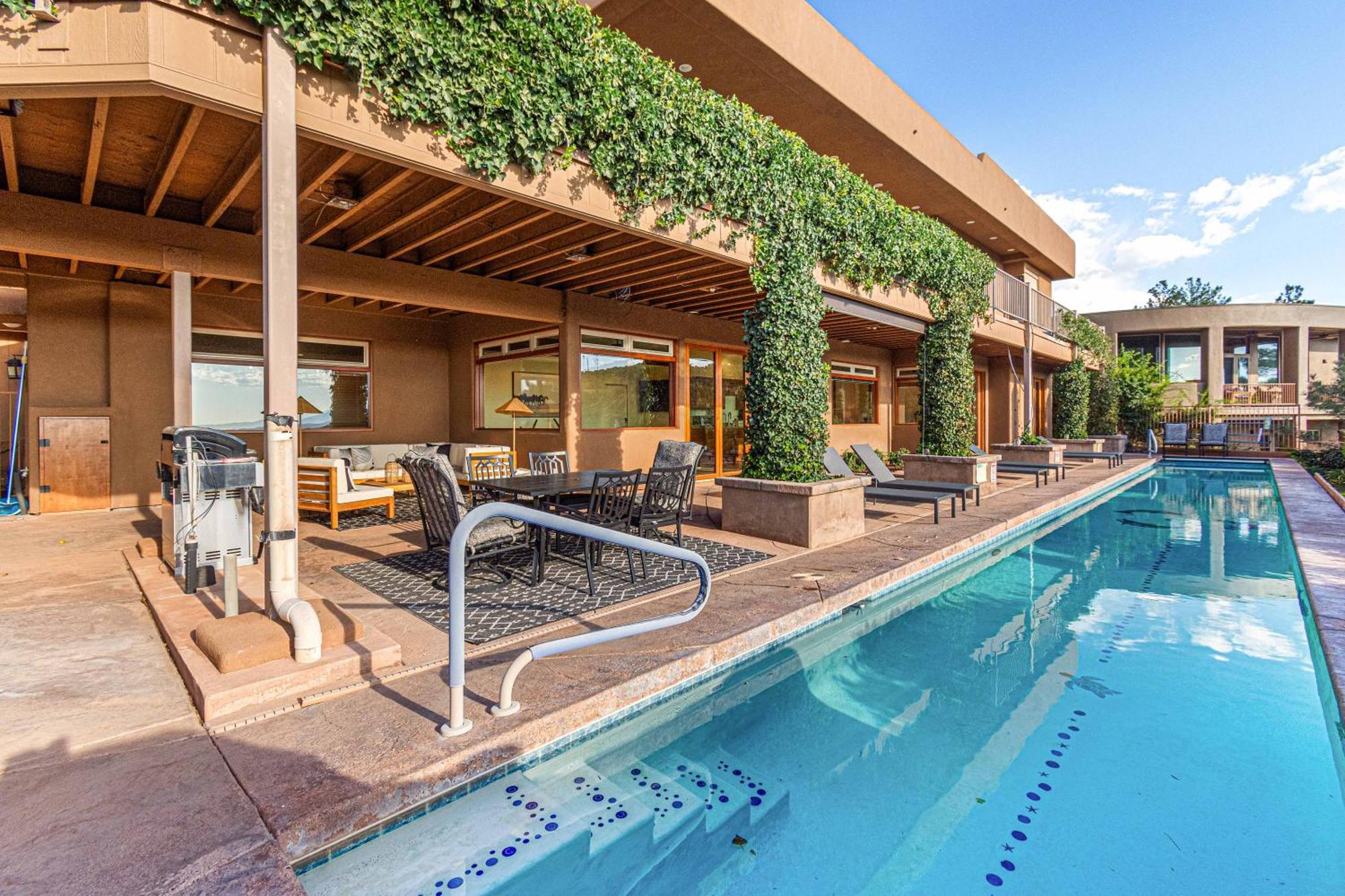 8-bedrooms With Stunning Views & 75' Lap Pool Sedona