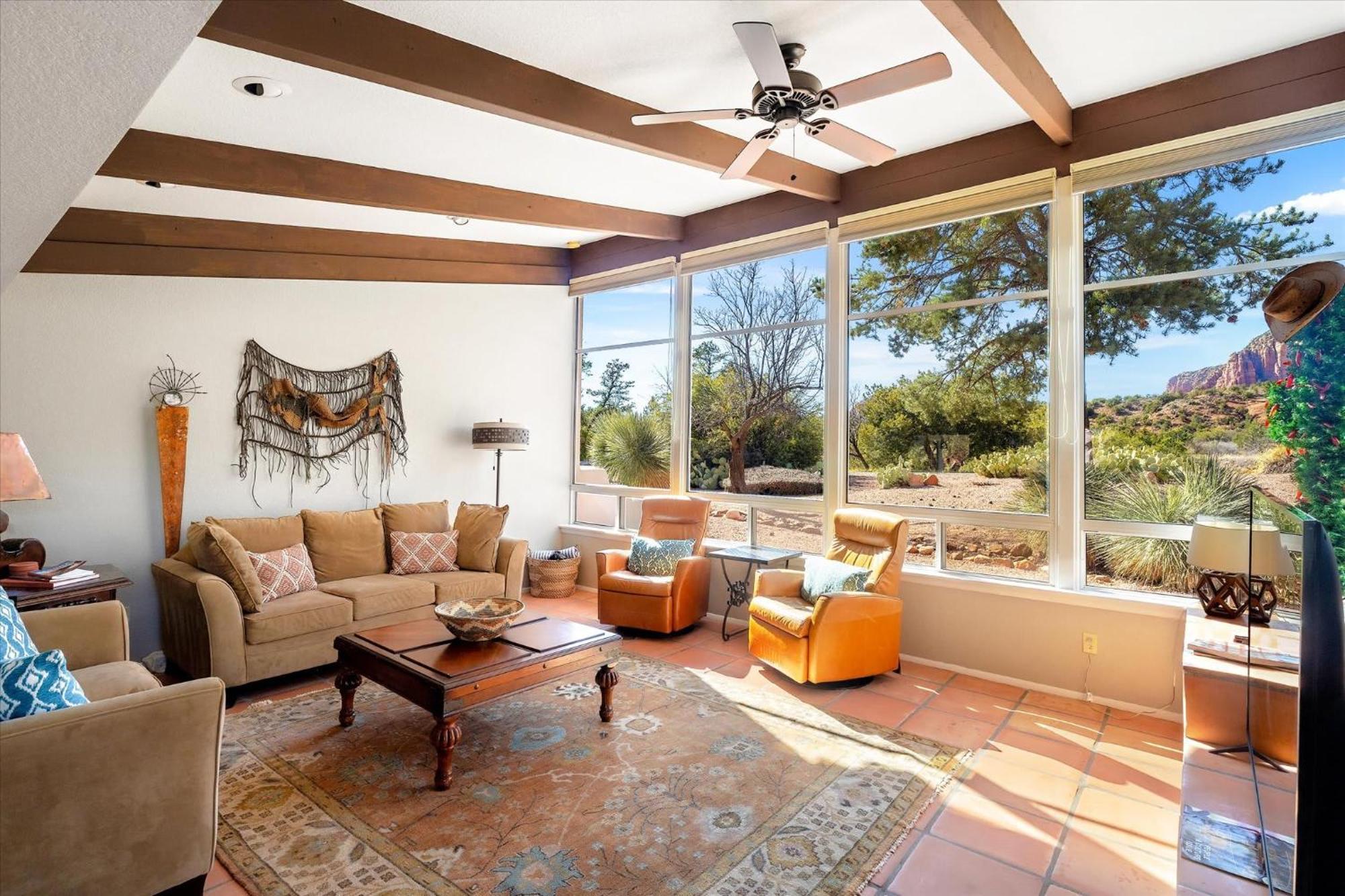 Luxury In Desert With 360 Views & Sunsets With Family